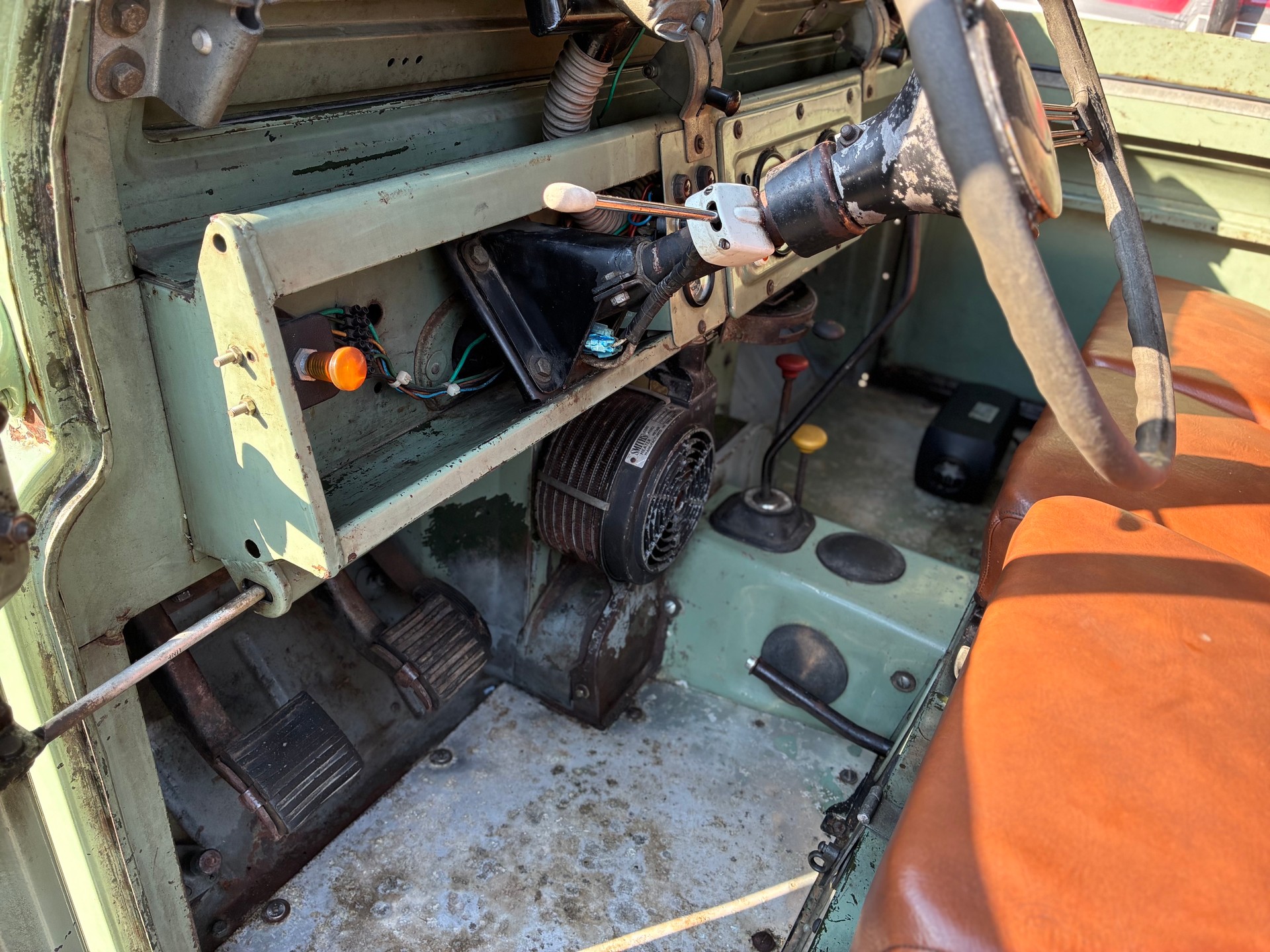 LAND ROVER Pickup-image-5