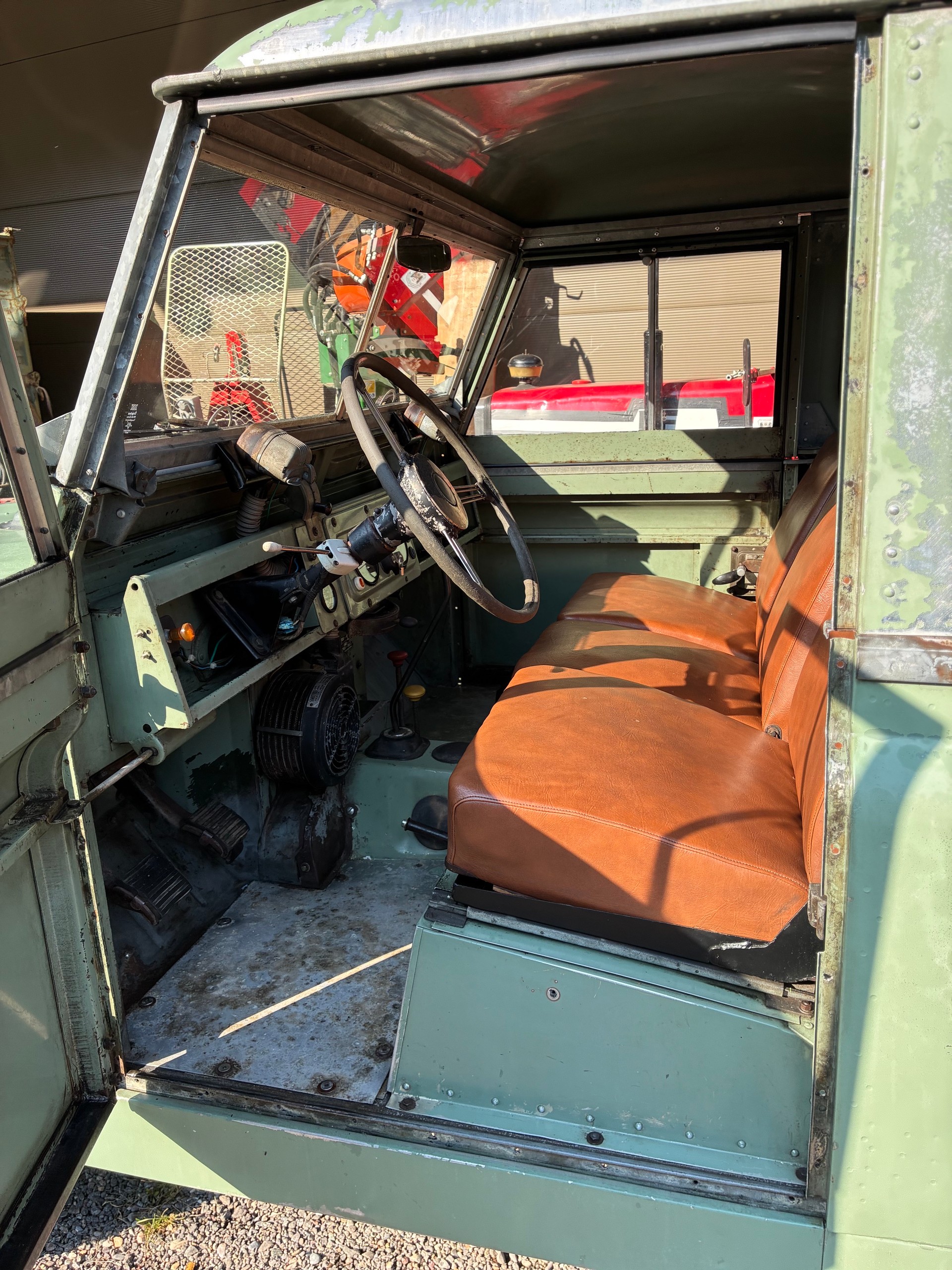 LAND ROVER Pickup-image-4