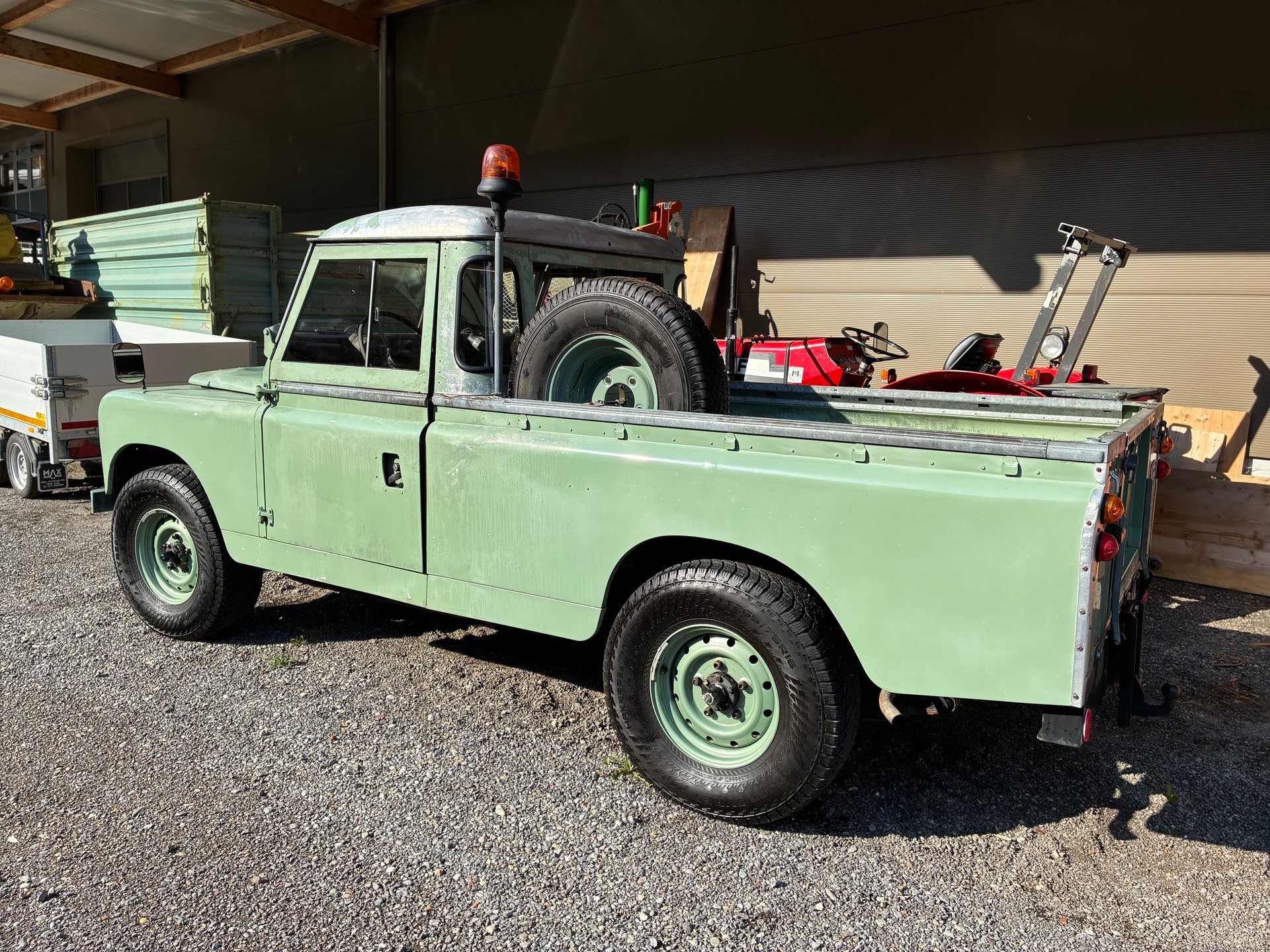 LAND ROVER Pickup-image-1