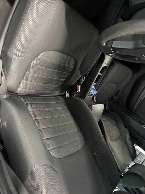 NISSAN Navara King Cab XE 2.5 dCi 4WD-image-4