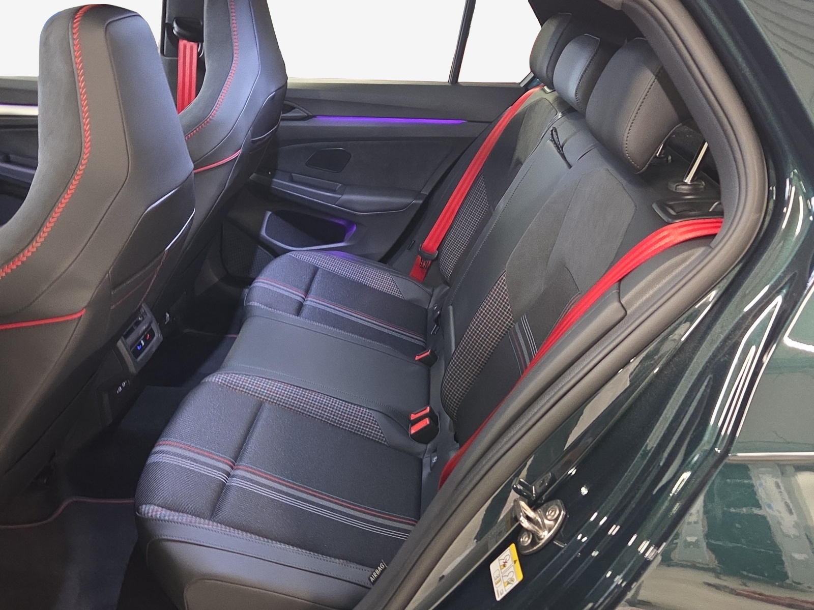 VW Golf 2.0 TSI GTI Edition 50 DSG-image-11