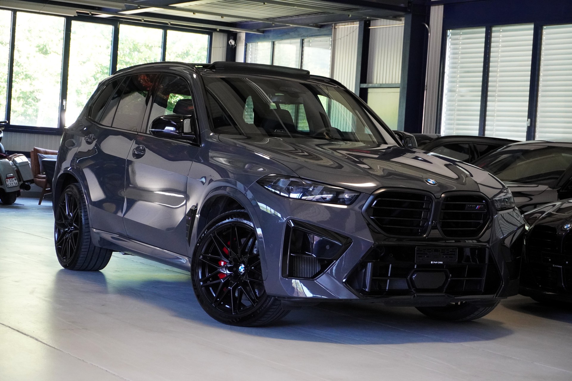 BMW X5M Competition // BMW Werksgarantie bis 09/2030 // Individual Dravitgrau // Bowers & Wilkins //-image-0