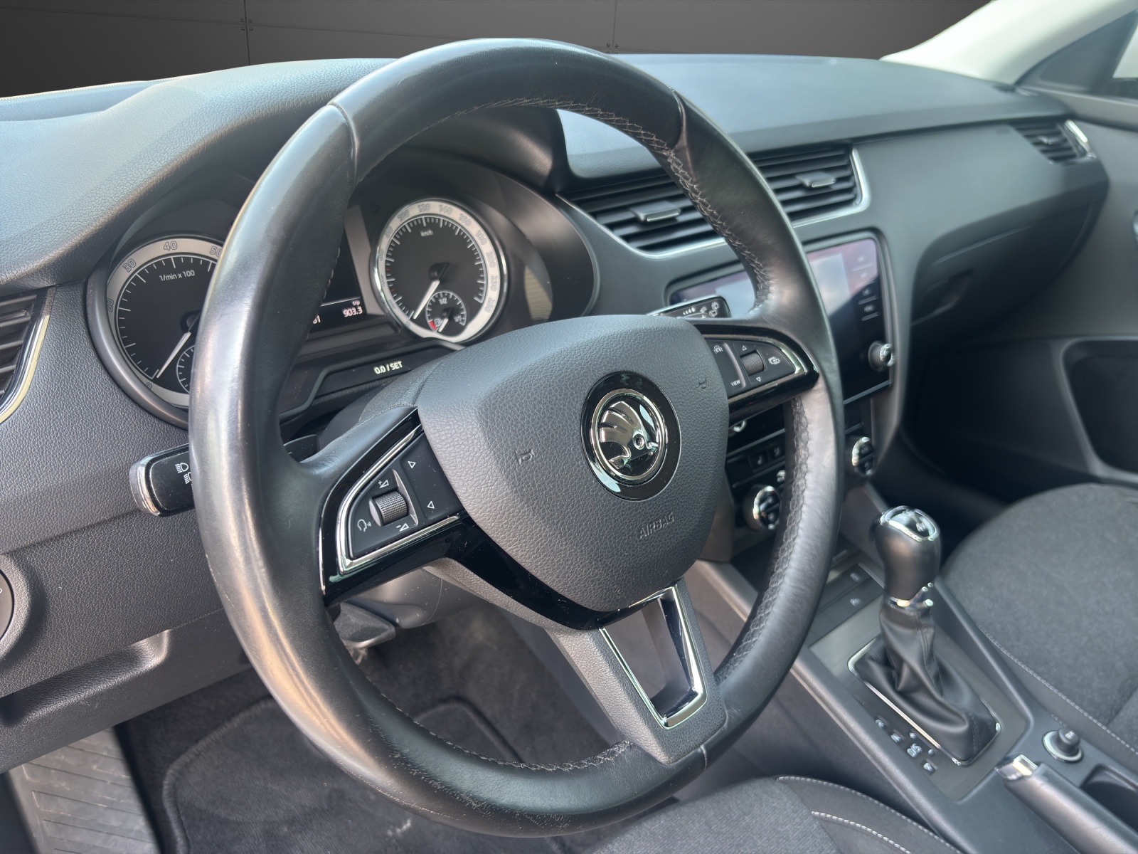 SKODA Octavia Combi 2.0 TSI Soleil 4x4 DSG-image-3
