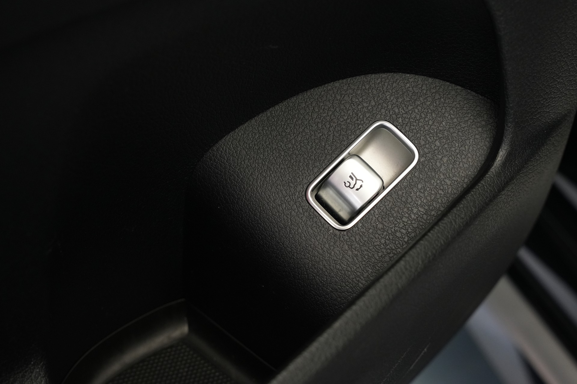 MERCEDES-BENZ GLE 53 AMG 4Matic+ 9G-Speedshift *CH-Fahrzeug*-image-18