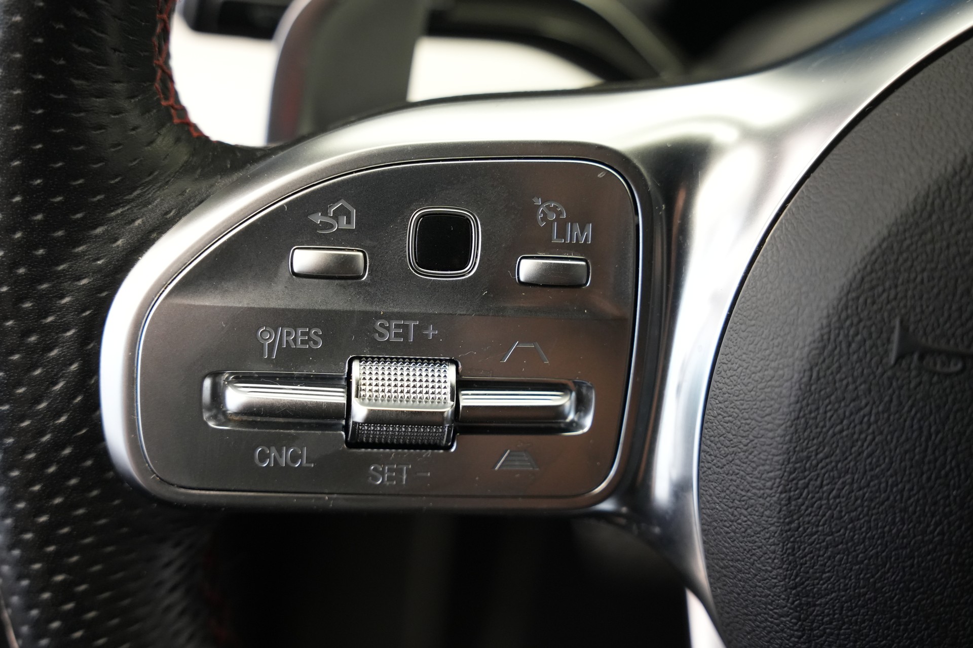 MERCEDES-BENZ GLE 53 AMG 4Matic+ 9G-Speedshift *CH-Fahrzeug*-image-24