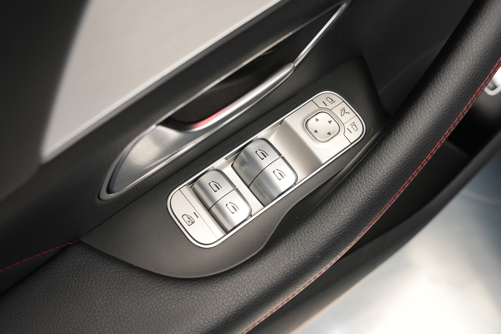 MERCEDES-BENZ GLE 53 AMG 4Matic+ 9G-Speedshift *CH-Fahrzeug*-image-16