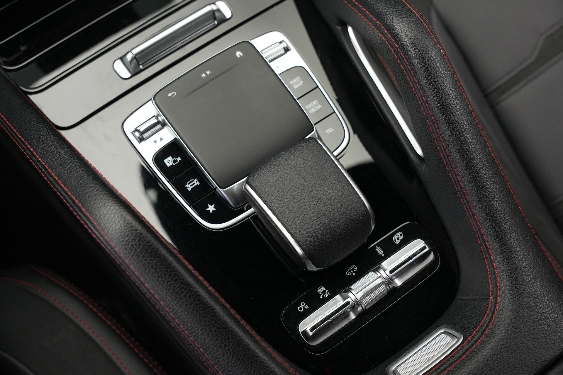 MERCEDES-BENZ GLE 53 AMG 4Matic+ 9G-Speedshift *CH-Fahrzeug*-image-21