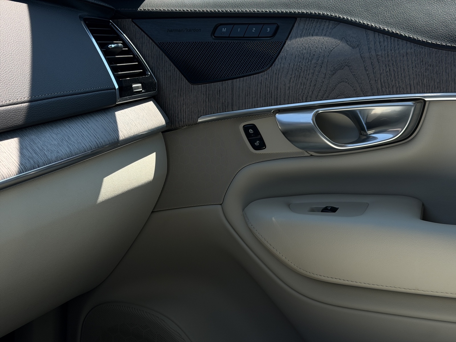 VOLVO XC90 2.0 B5 MH Plus Bright 7P. AWD-image-15