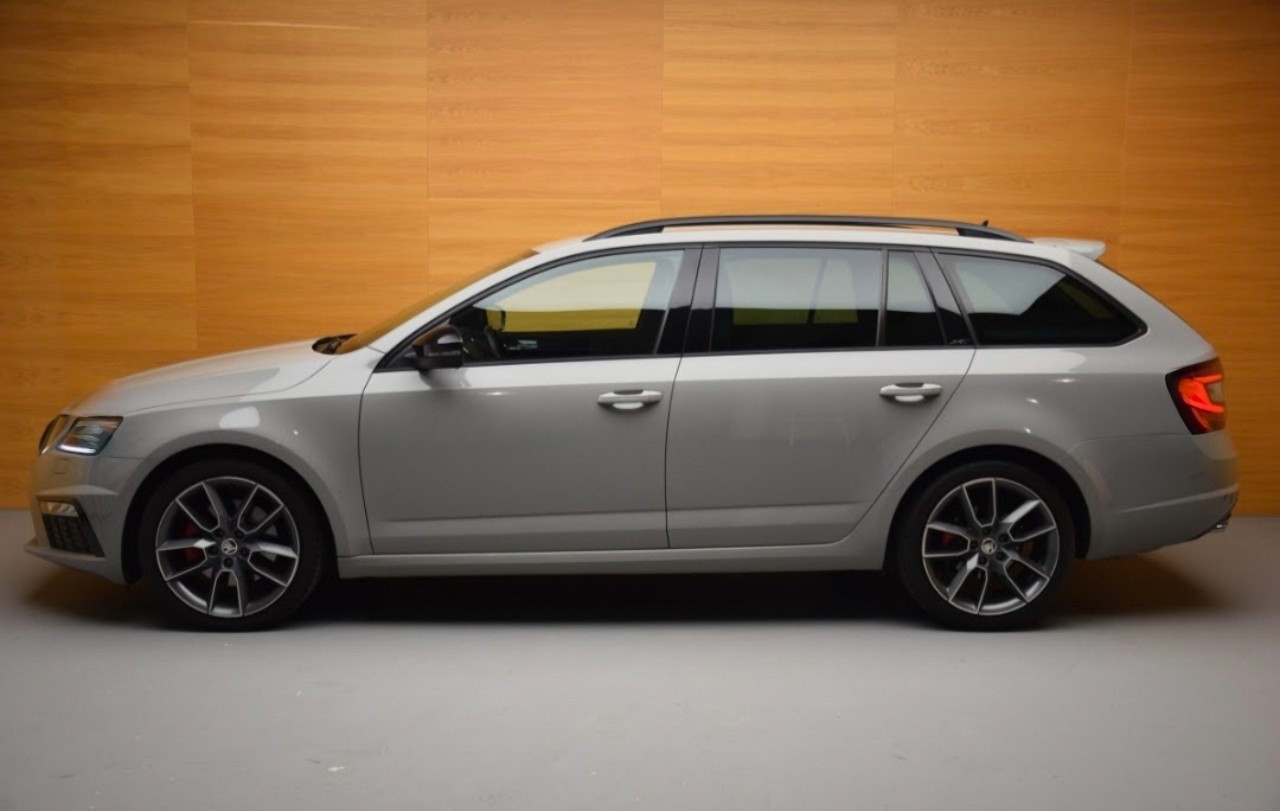 SKODA Octavia RS 2.0 TDI Prag 4x4 DSG Limited Edition-image-1