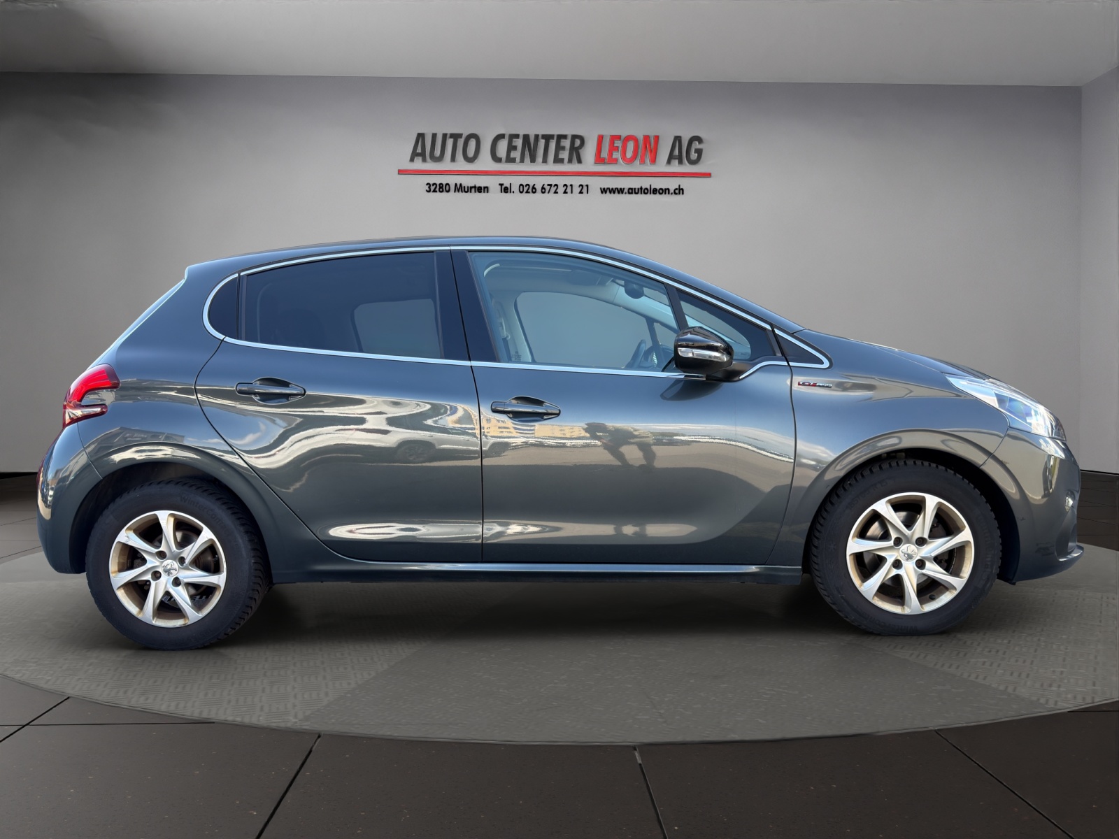PEUGEOT 208 1.2 PureTech GT Line-image-6