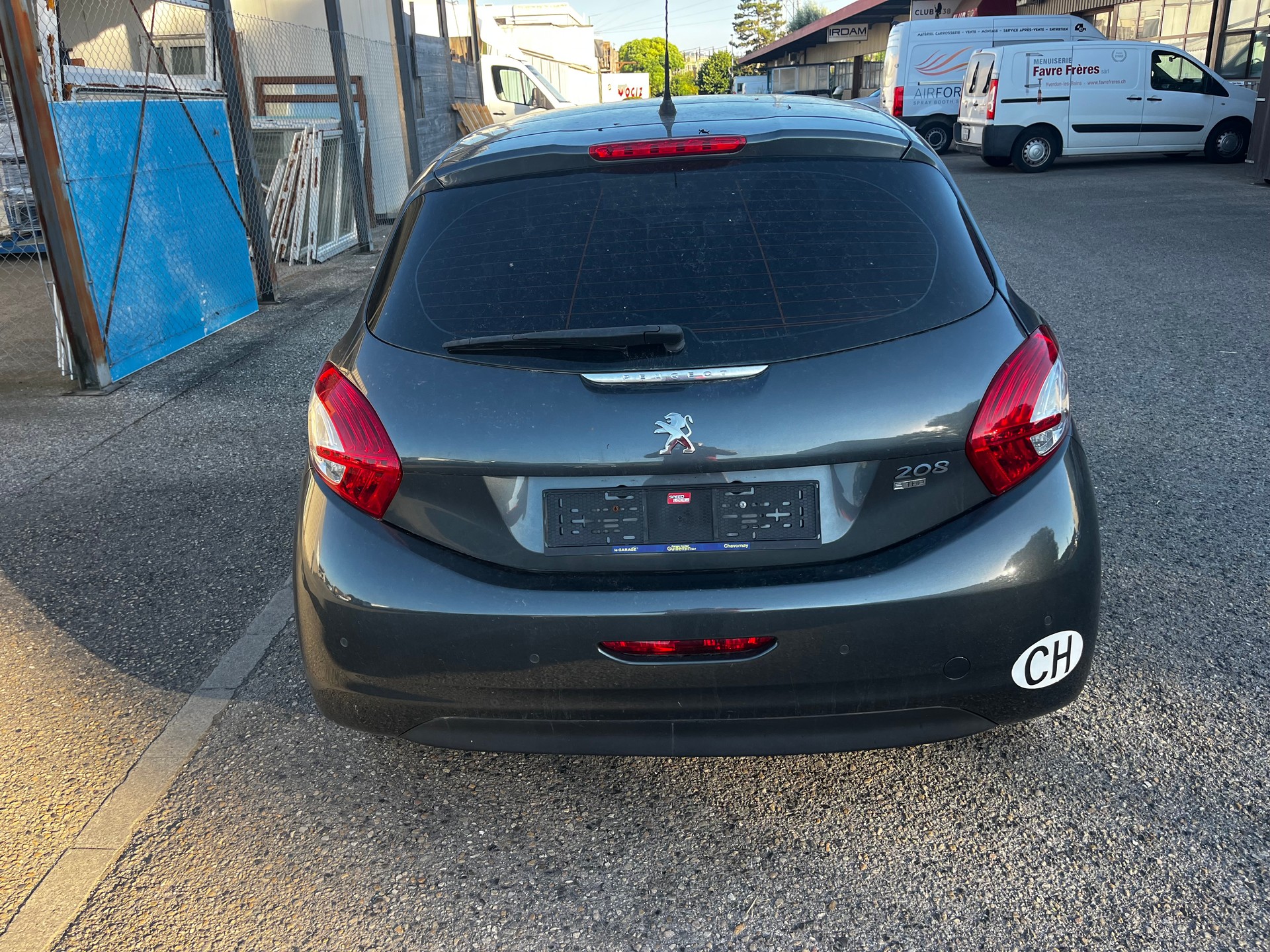 PEUGEOT 208 1.2 THP Allure-image-7