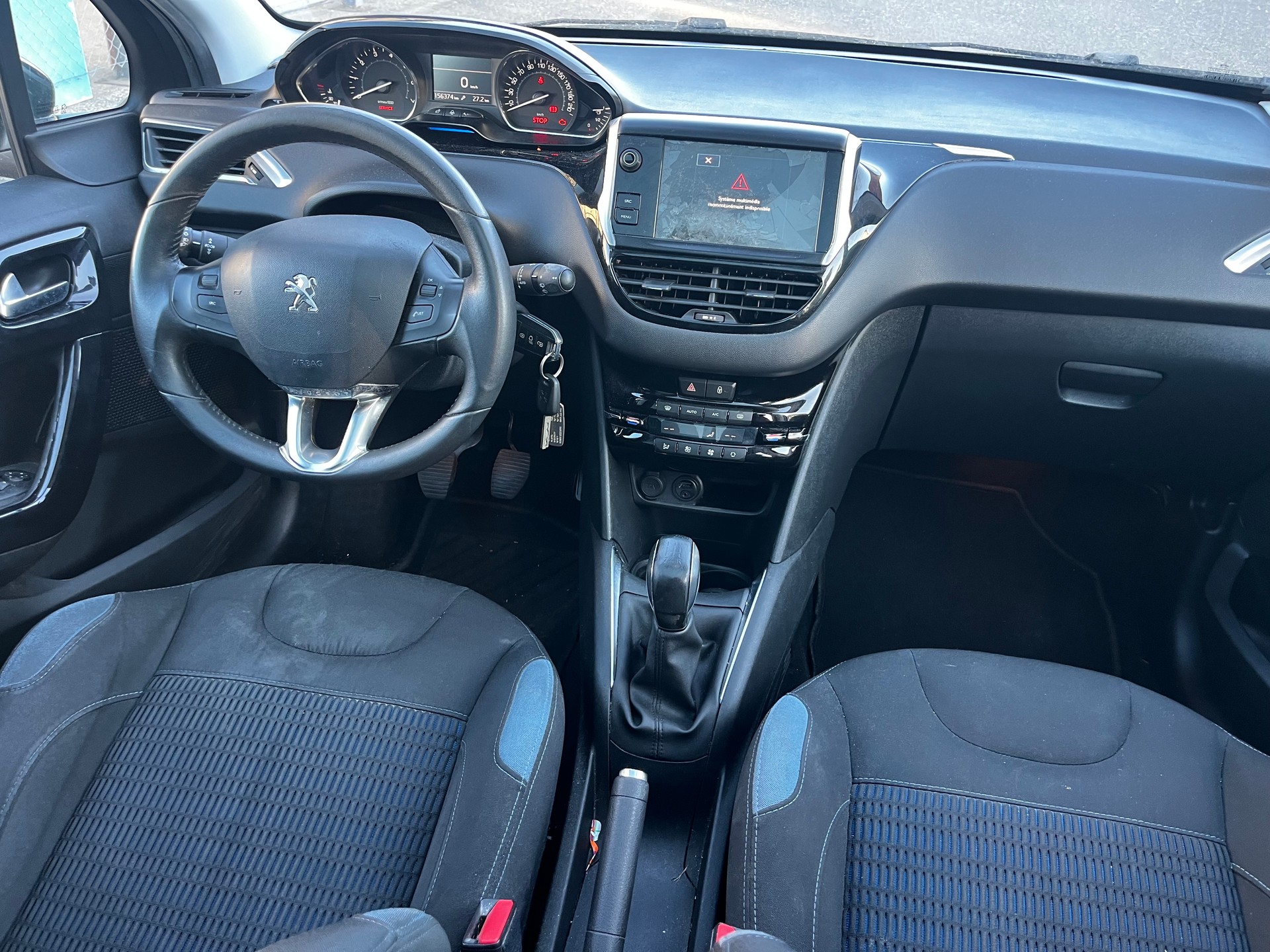 PEUGEOT 208 1.2 THP Allure-image-10