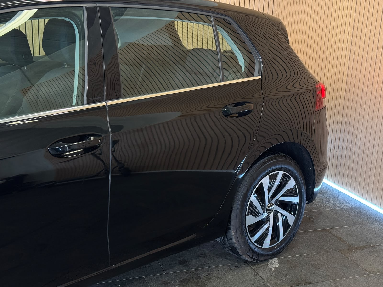 VW Golf 1.4 TSI PHEV Style-showroom-element-2