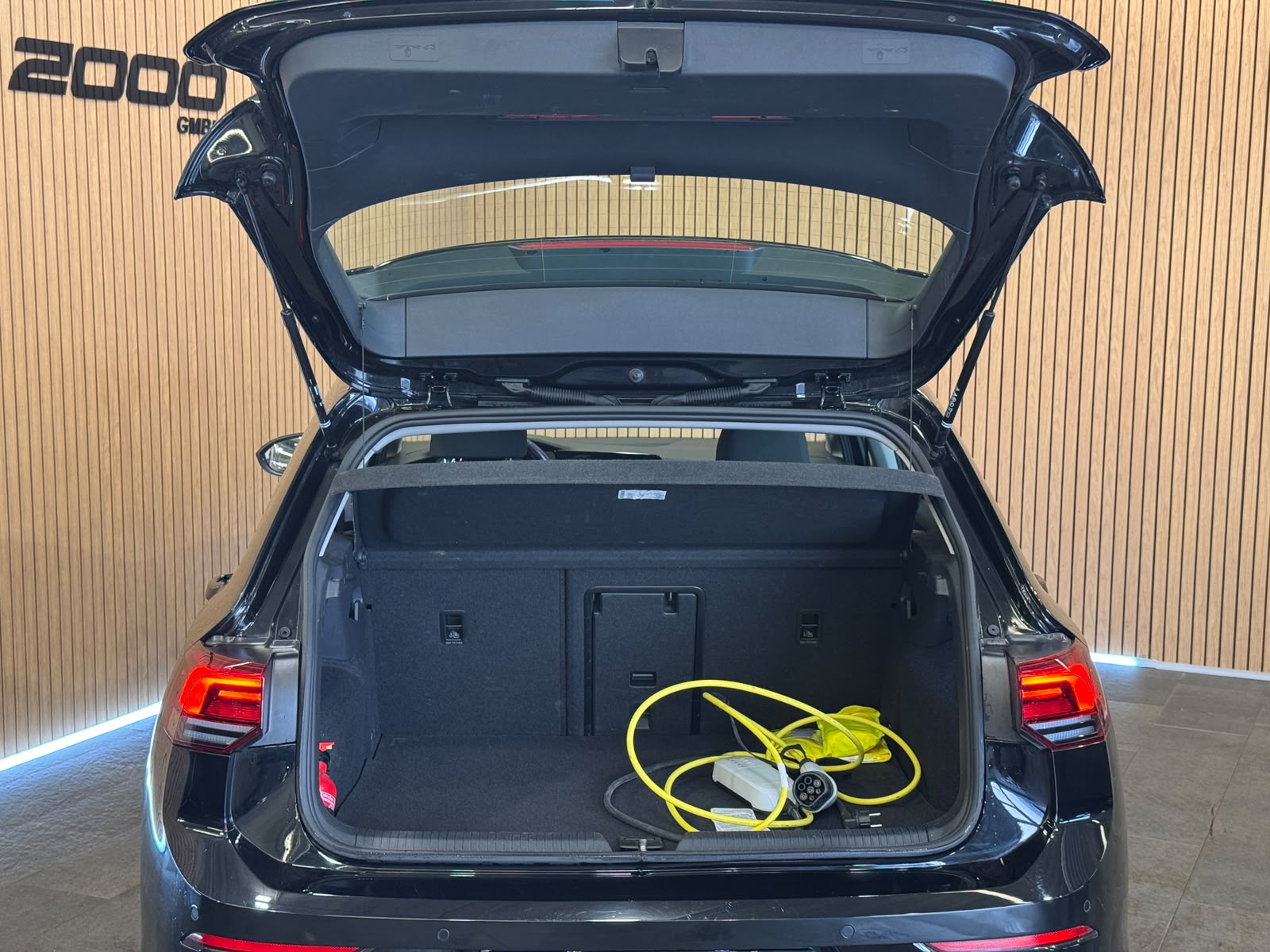 VW Golf 1.4 TSI PHEV Style-image-5