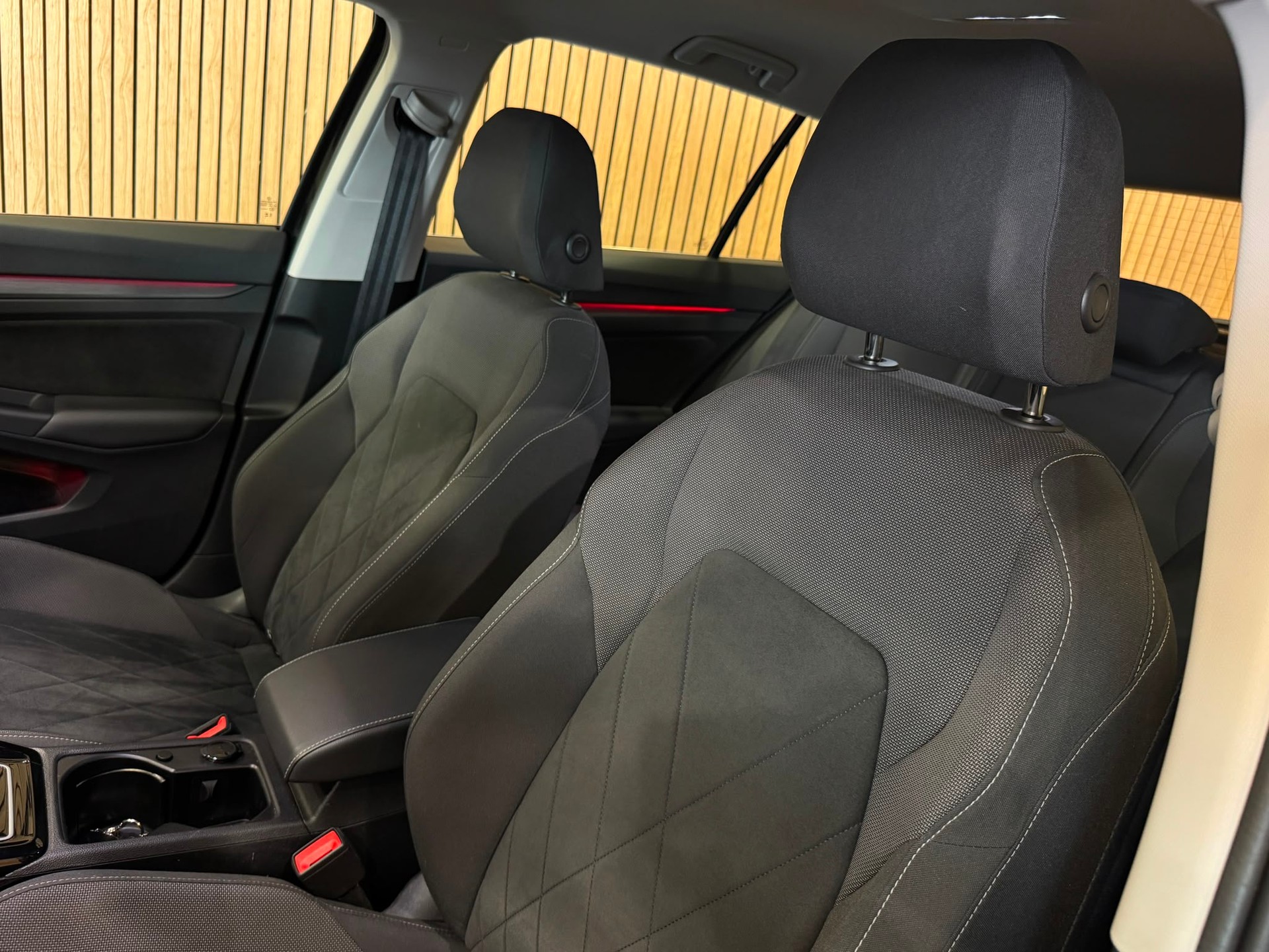 VW Golf 1.4 TSI PHEV Style-image-22