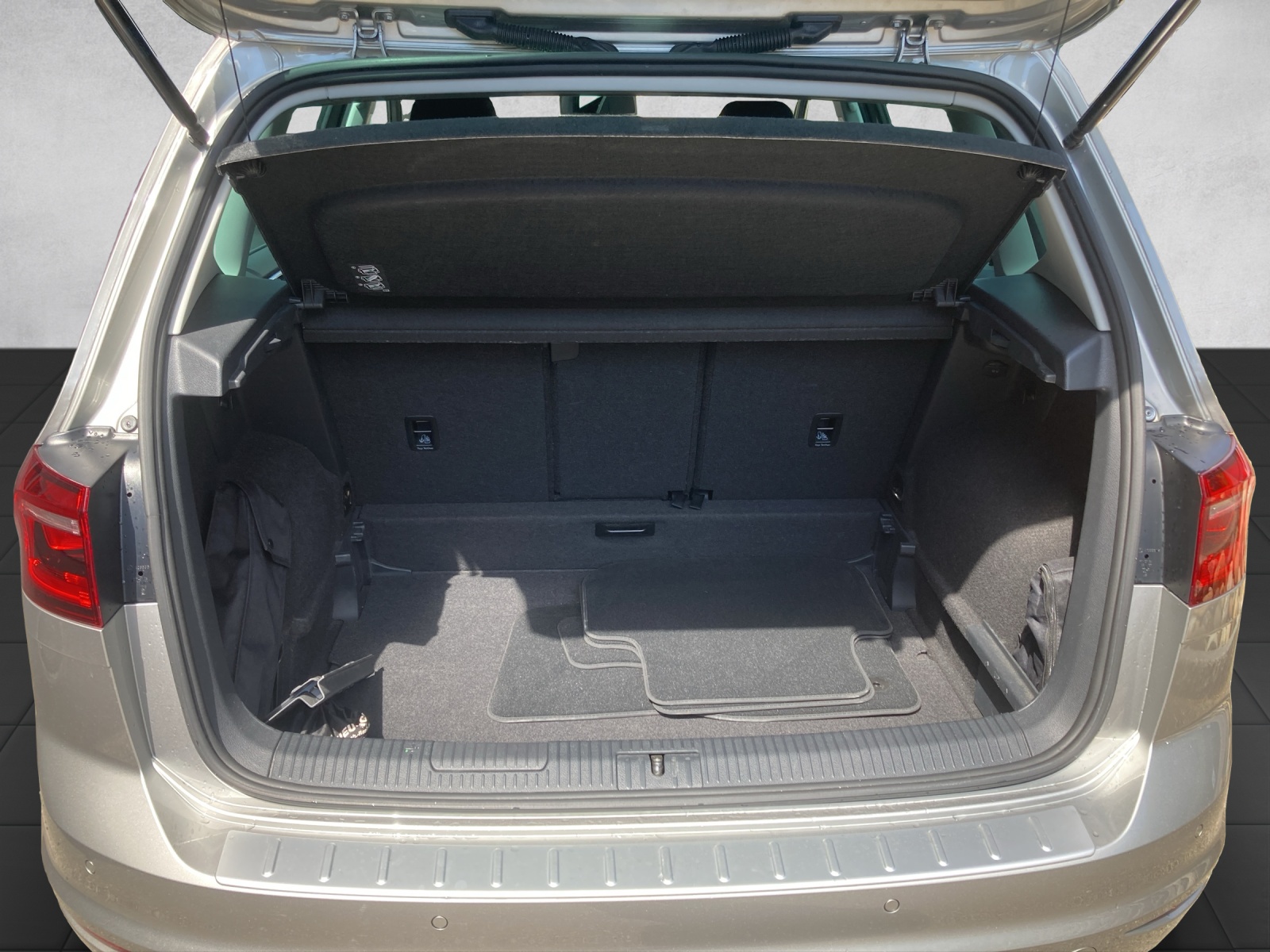 VW Golf Sportsvan 1.4 TSI Highline DSG-image-8