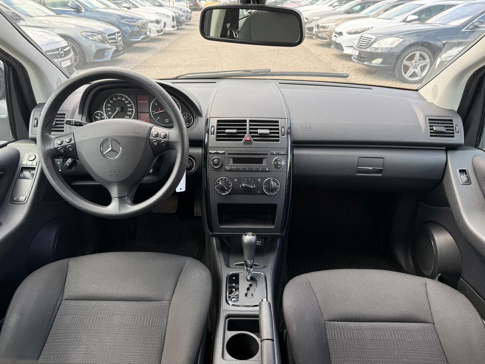 MERCEDES-BENZ A 180 Classic-image-8