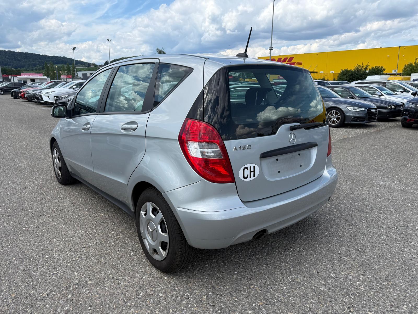 MERCEDES-BENZ A 180 Classic-image-6
