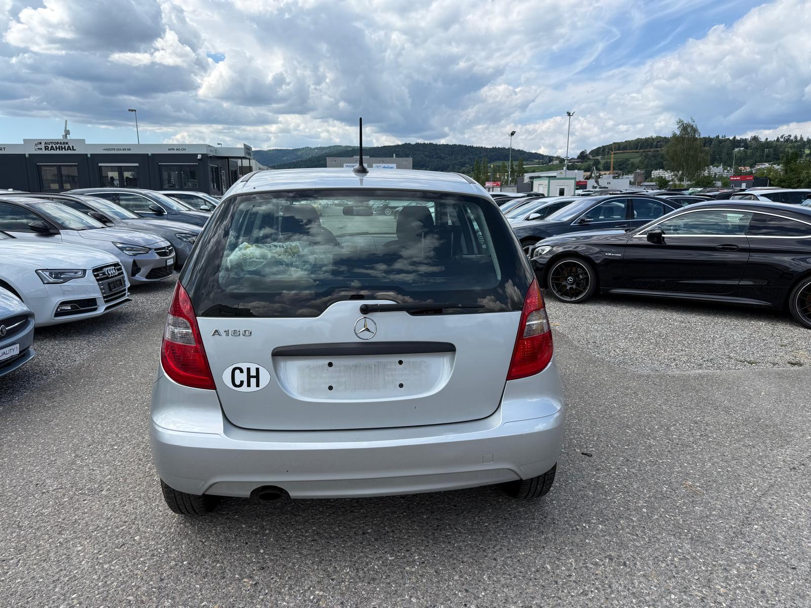 MERCEDES-BENZ A 180 Classic-image-4