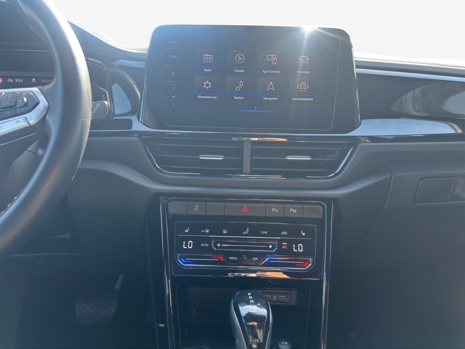 VW T-Roc 2.0 TSI Style DSG 4Motion-image-10