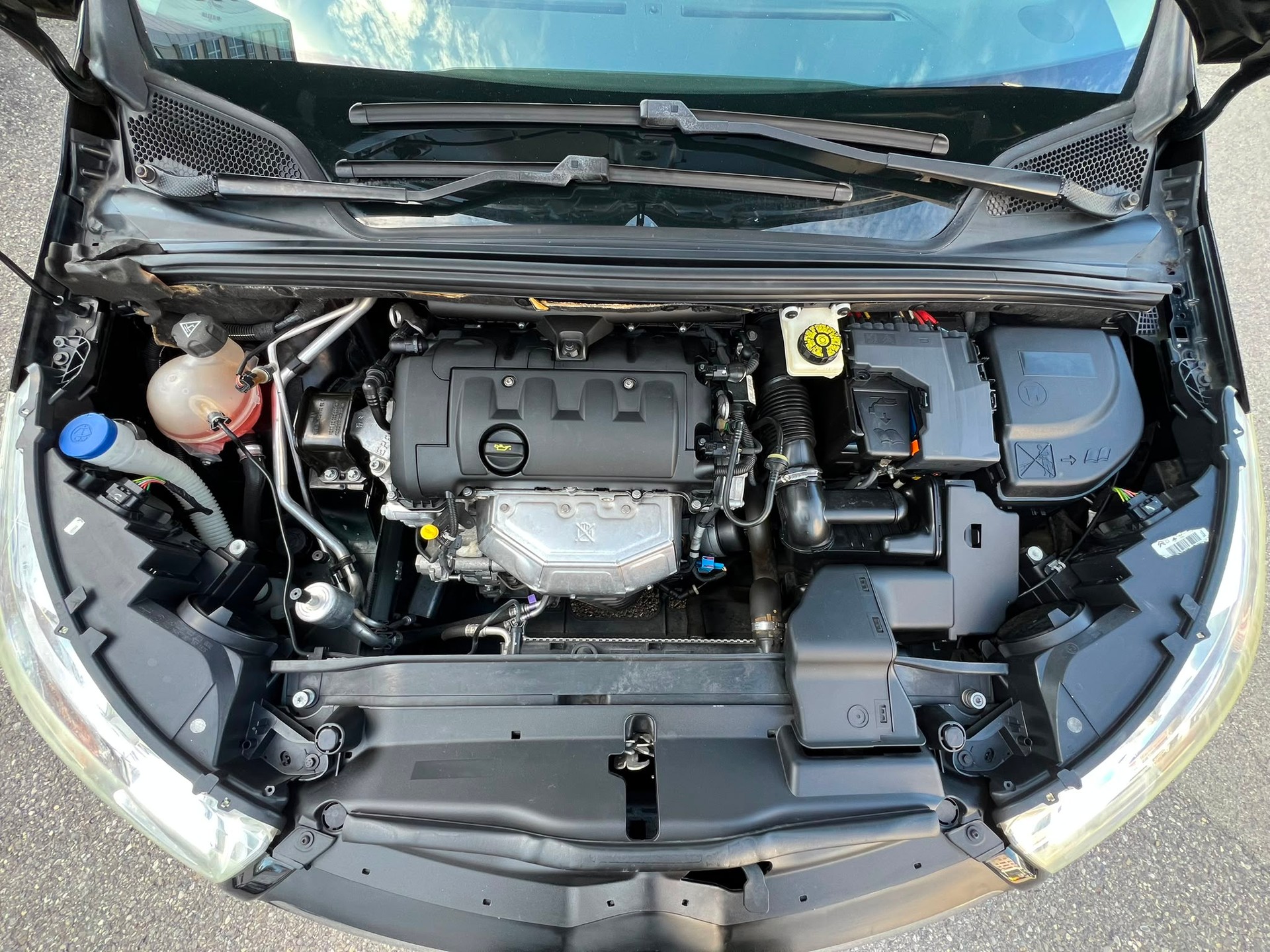 CITROEN C4 Berline 1.6 VTi Rossignol-image-12