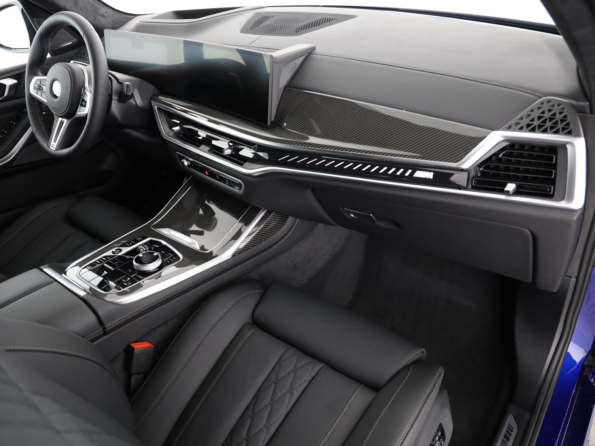 BMW X7 M60i-image-15