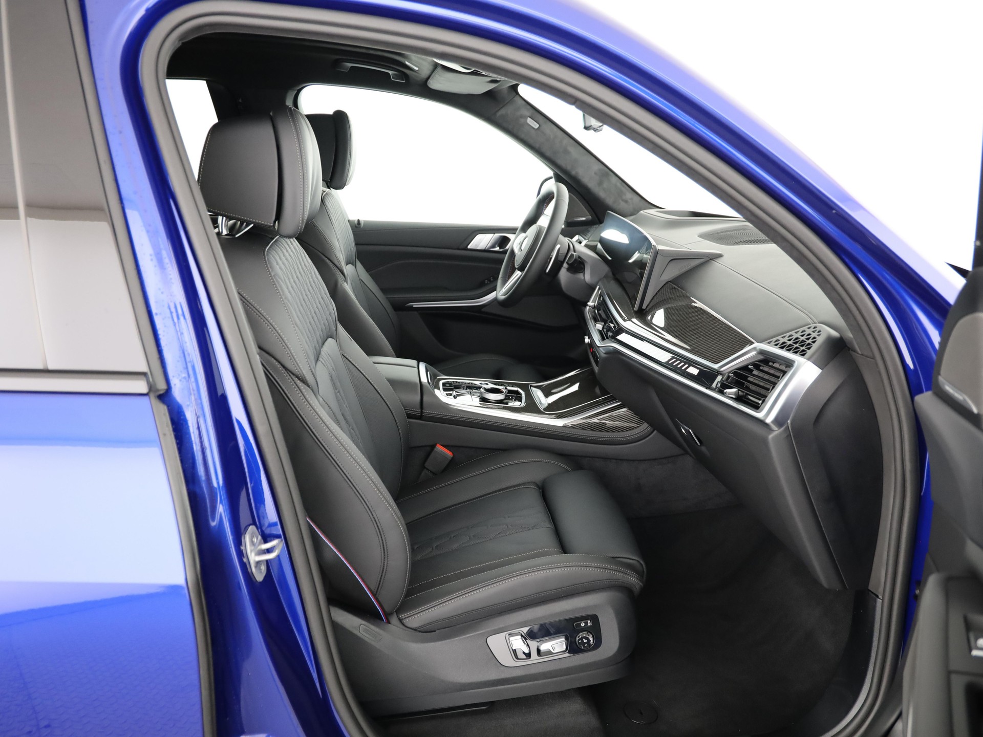 BMW X7 M60i-image-14