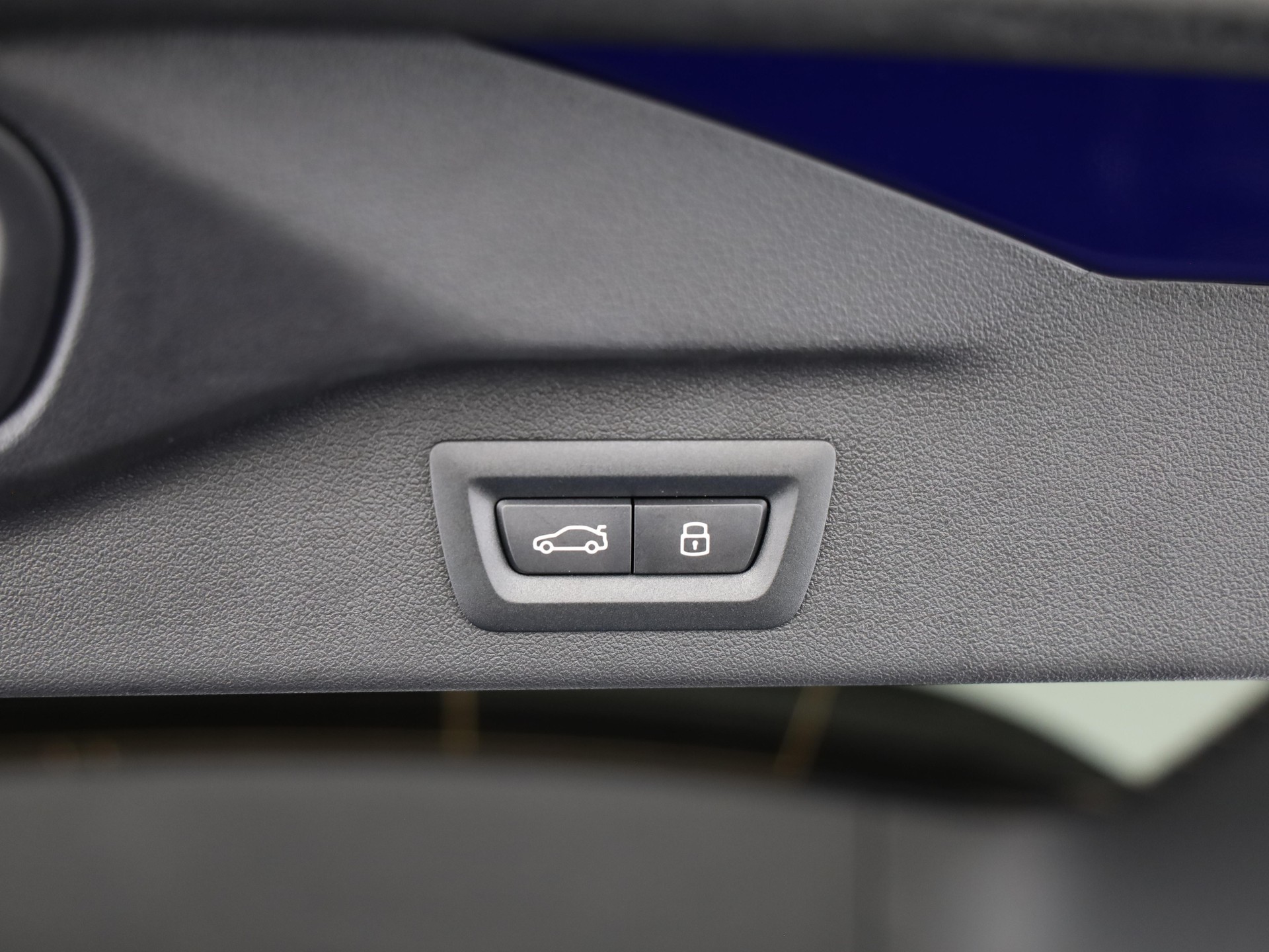 BMW X7 M60i-image-13