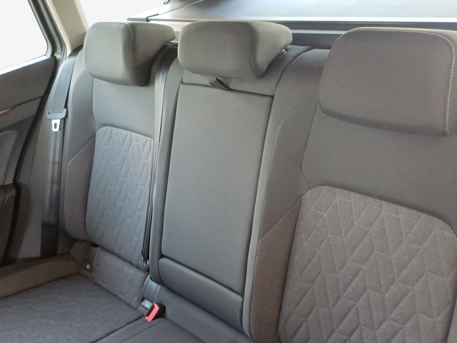 VW Golf Variant 1.5 eTSI mHEV Life DSG-image-11