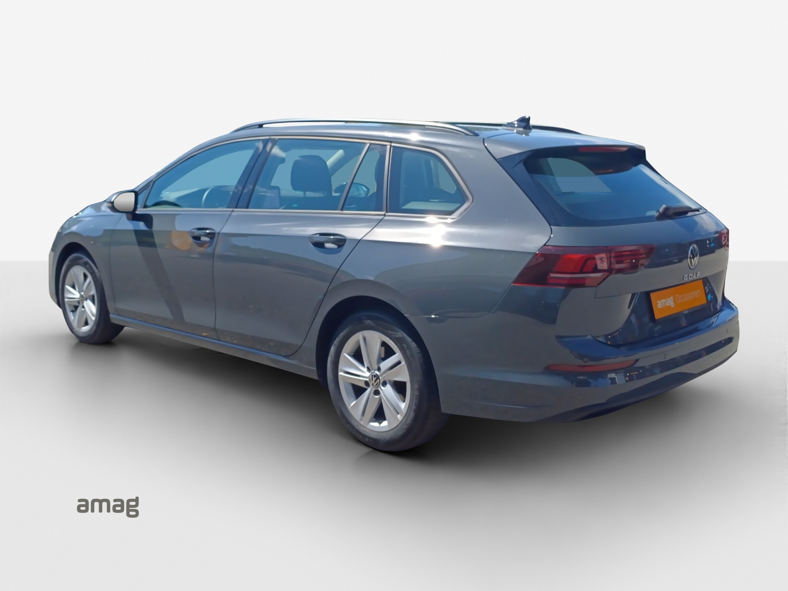 VW Golf Variant 1.5 eTSI mHEV Life DSG-image-2