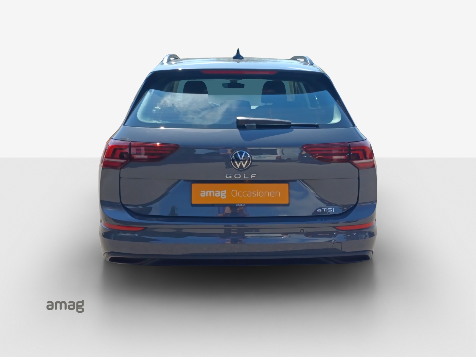 VW Golf Variant 1.5 eTSI mHEV Life DSG-image-3