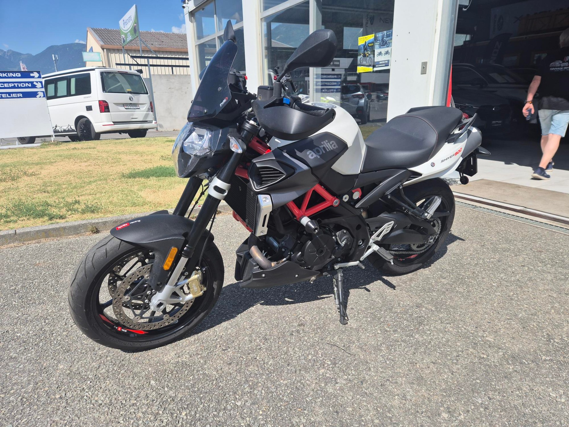 APRILIA SL 900 Shiver ABS-image-1