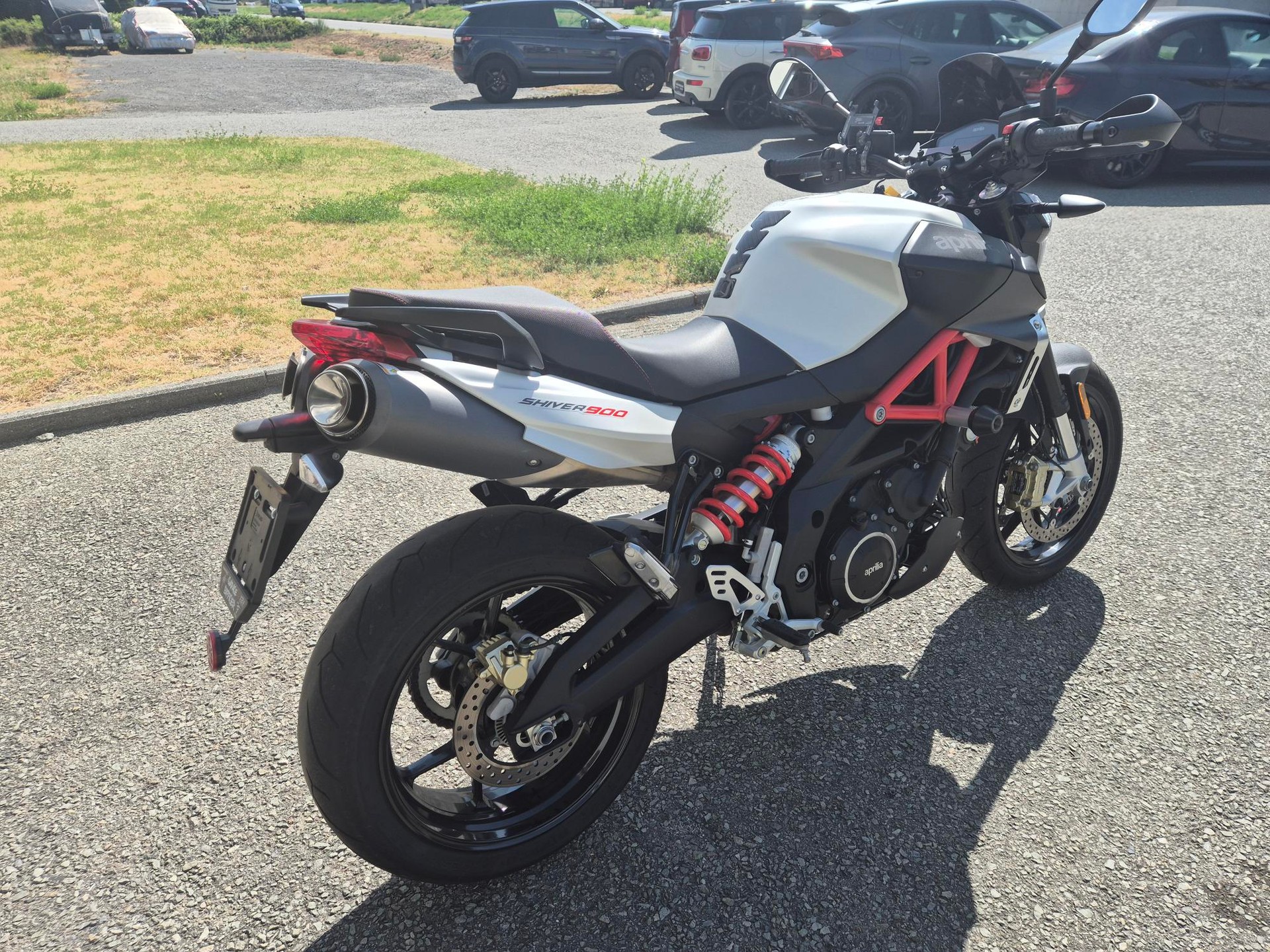 APRILIA SL 900 Shiver ABS-image-2