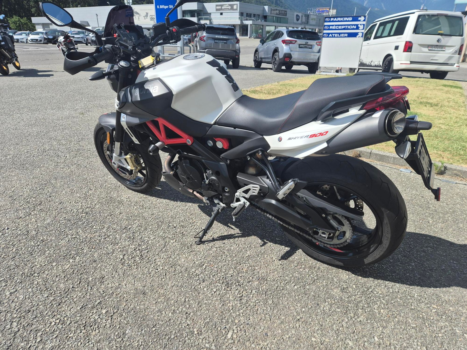 APRILIA SL 900 Shiver ABS-image-3