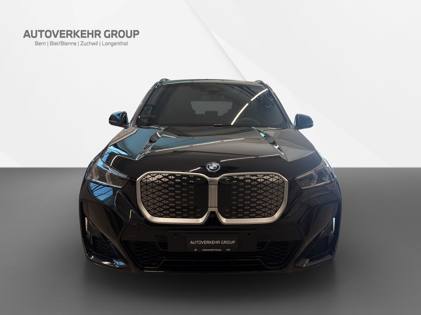 BMW iX1 xDrive 30 M Sport Edition-image-1
