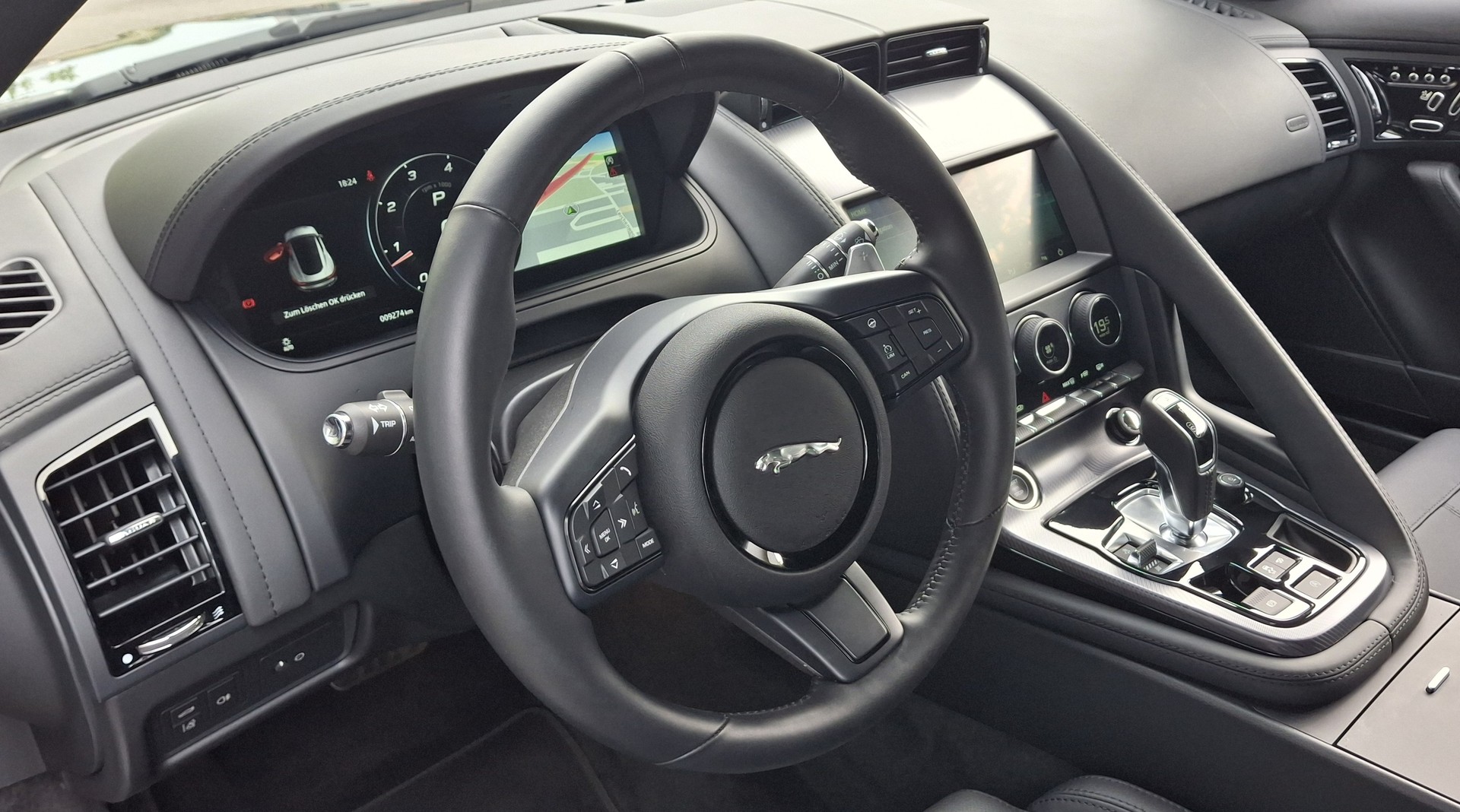 JAGUAR F-Type Coupé 2.0 I4 R-Dynamic Automatik-image-9