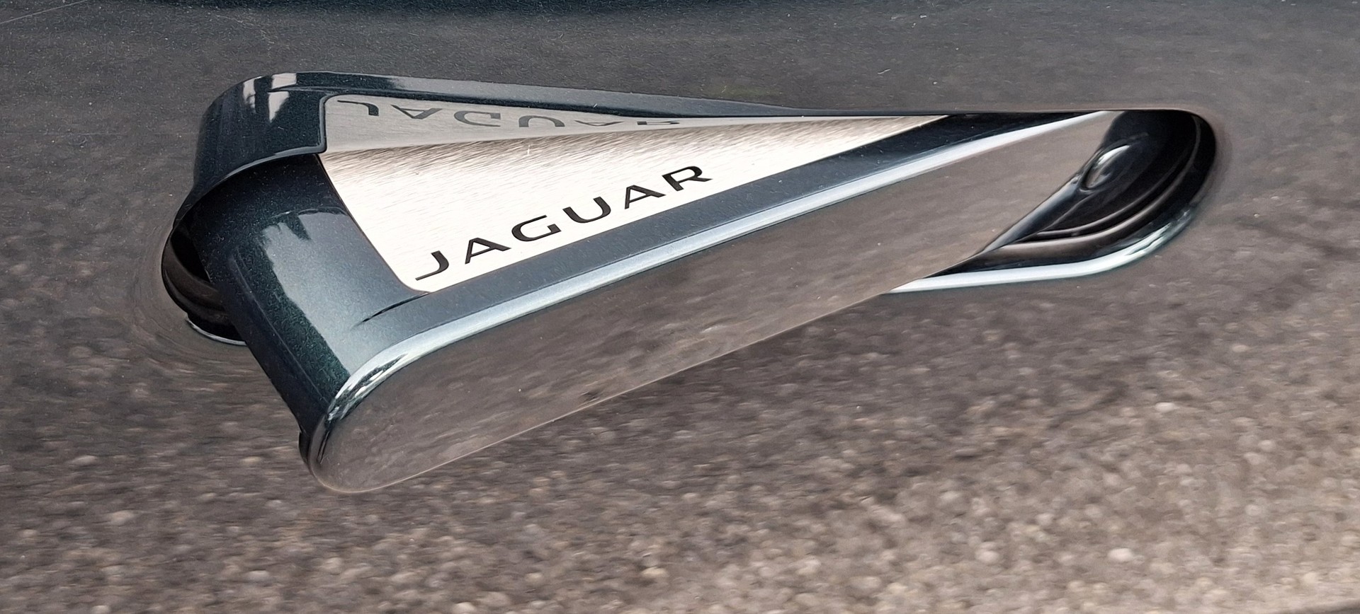 JAGUAR F-Type Coupé 2.0 I4 R-Dynamic Automatik-image-13