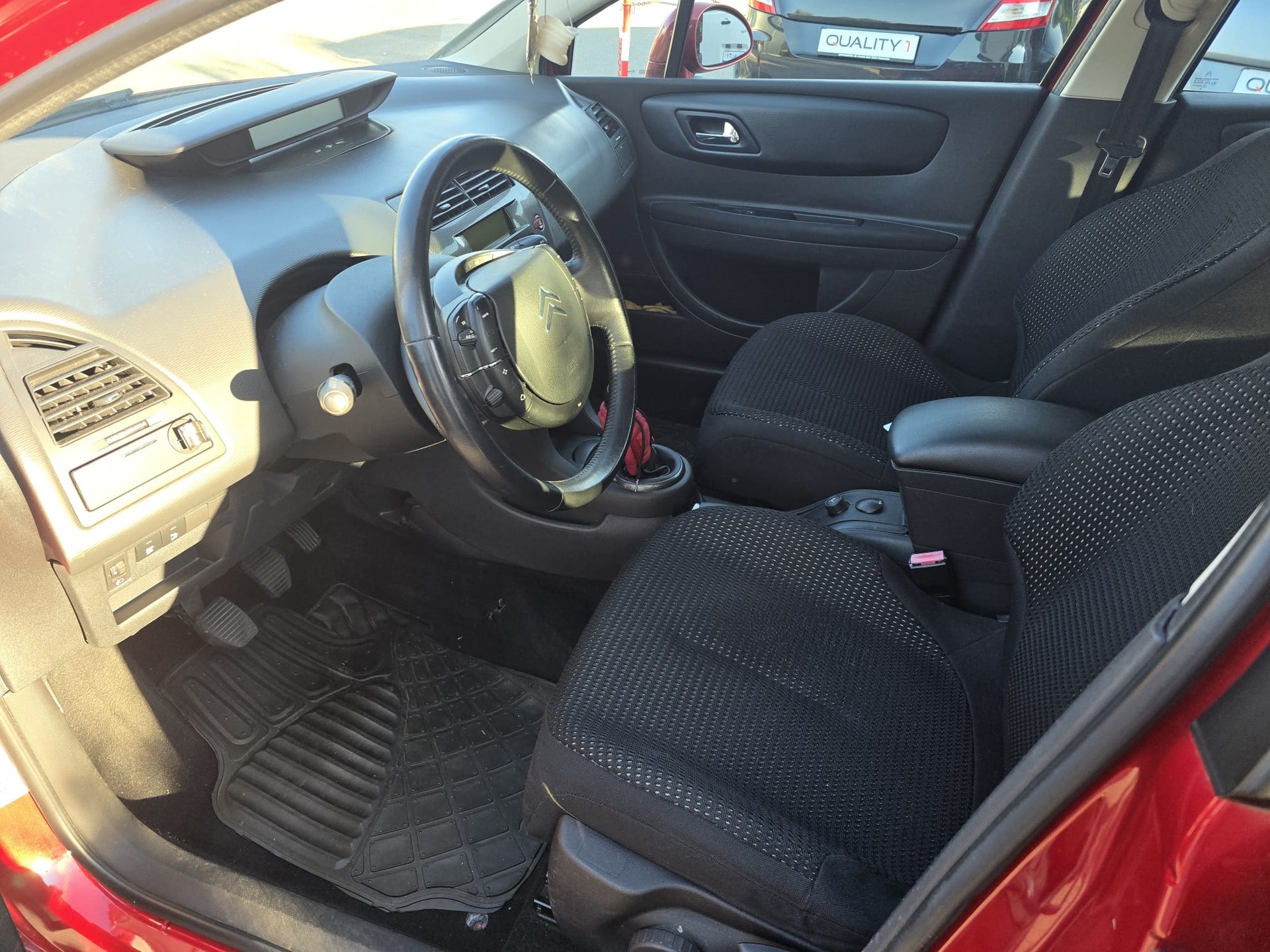 CITROEN C4 Berline 1.6i 16V VTR (Pack)-image-3