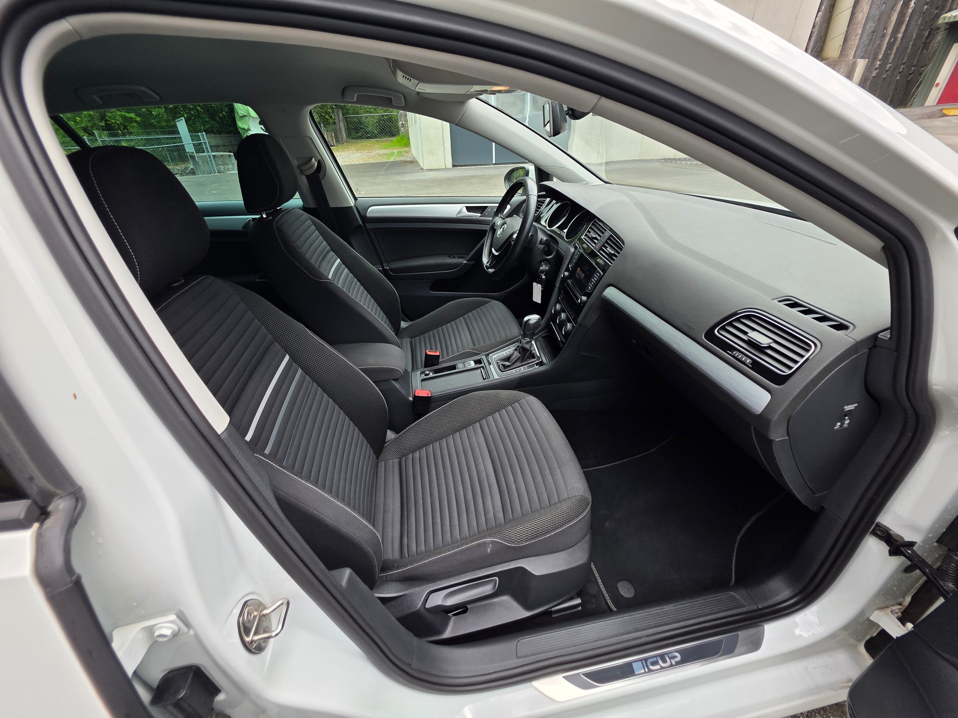 VW Golf 1.4 TSI Cup DSG-image-17