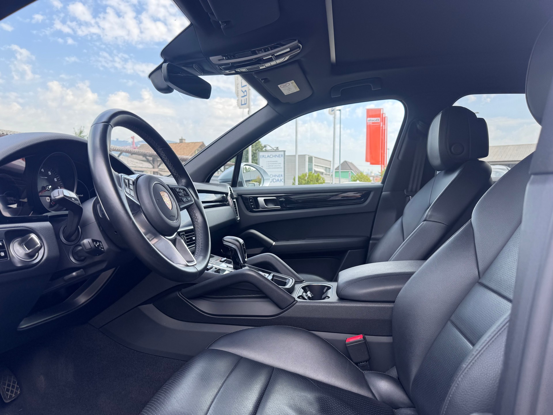 PORSCHE Cayenne-image-11