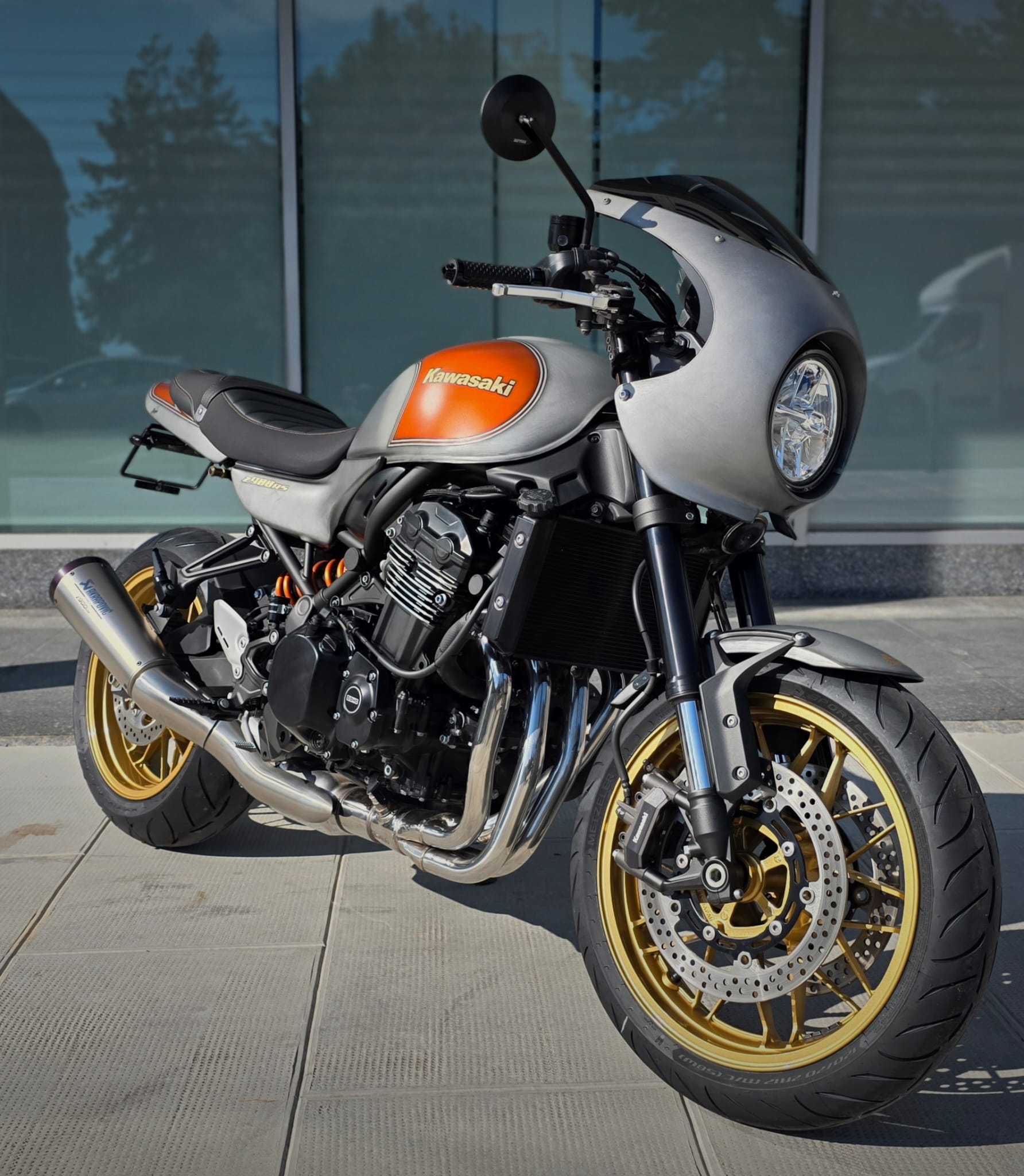 KAWASAKI Z 900 RS 100% Custom-showroom-element-1