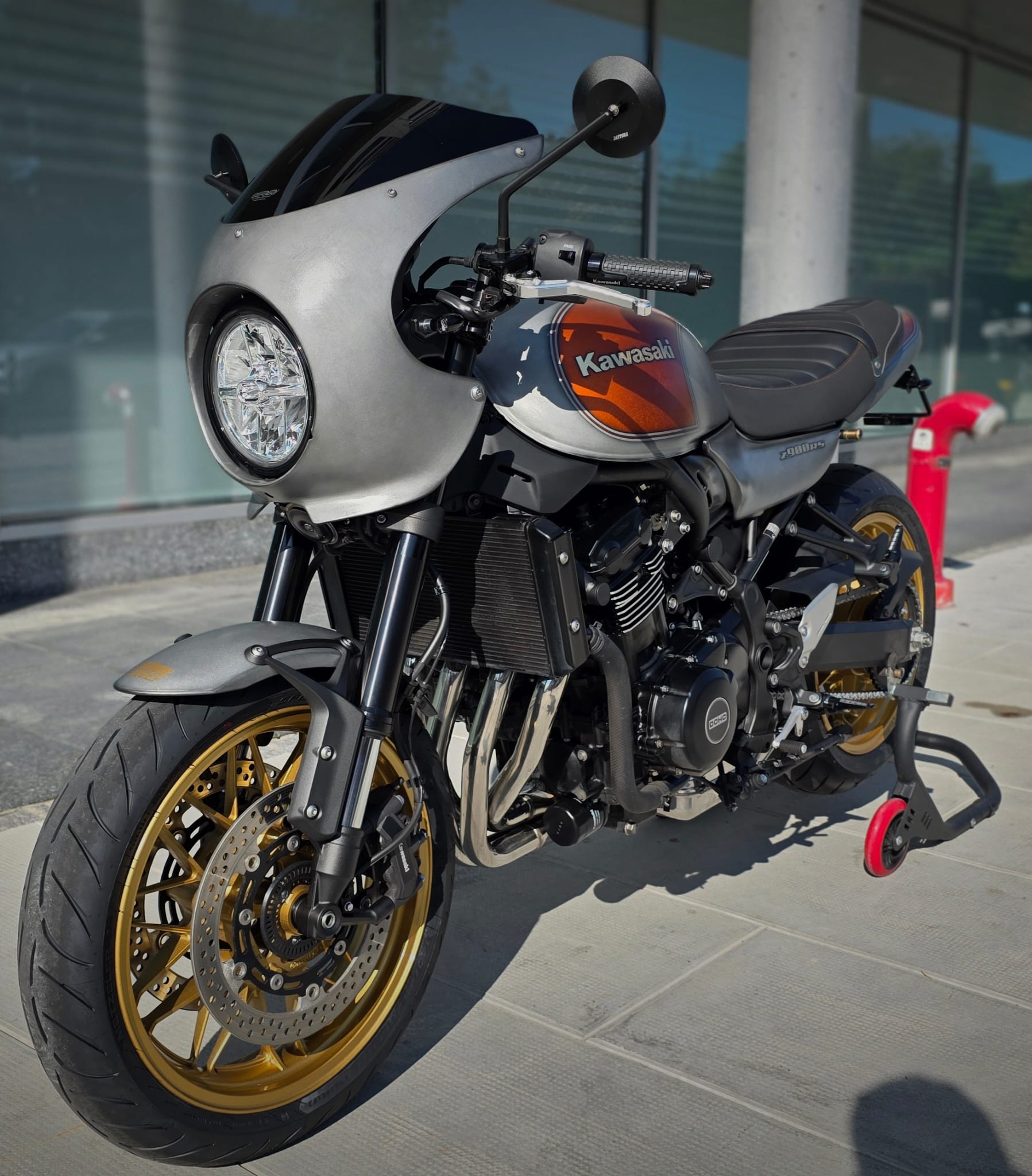 KAWASAKI Z 900 RS 100% Custom-showroom-element-3