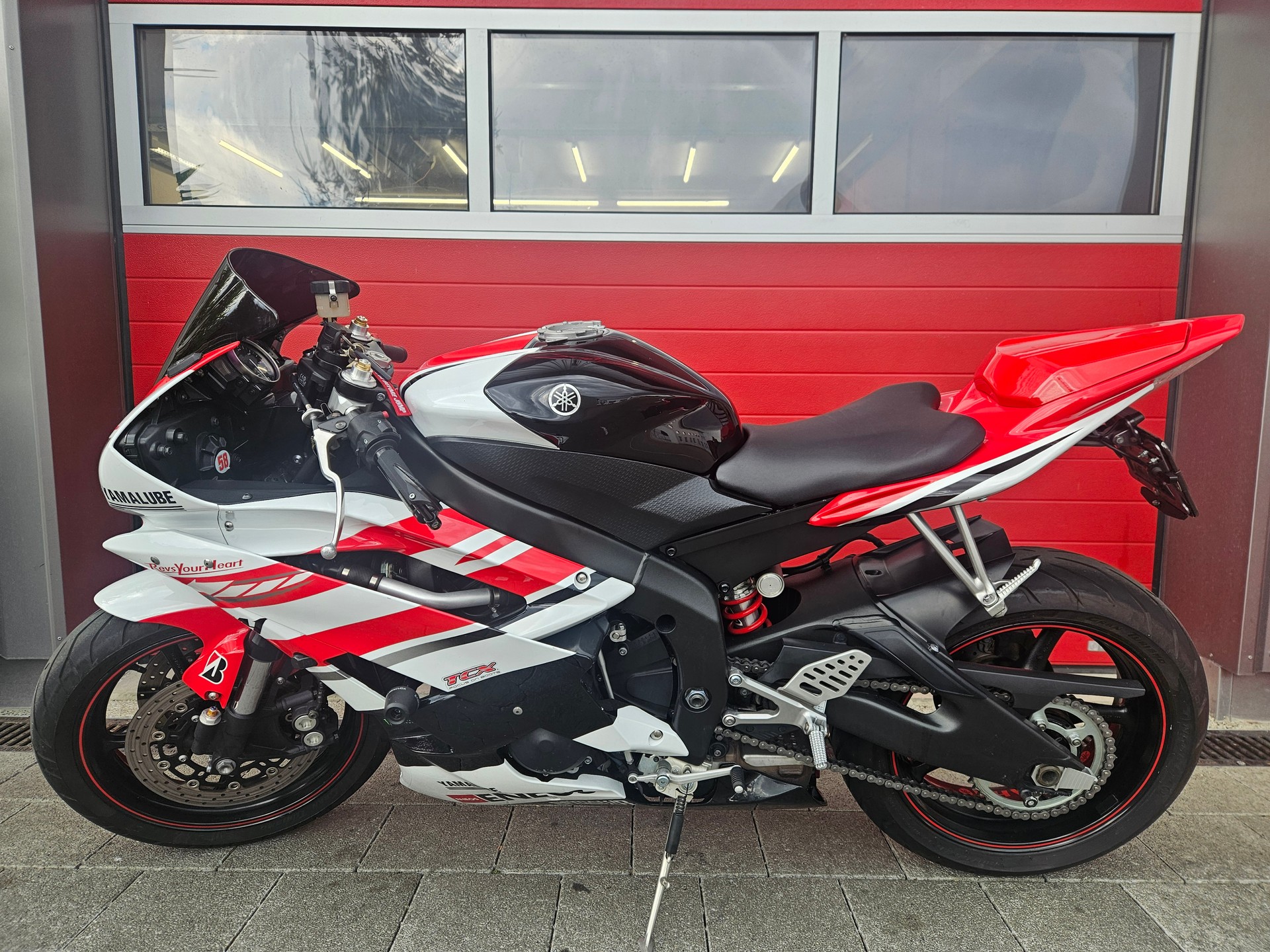 YAMAHA YZF-R6-image-3