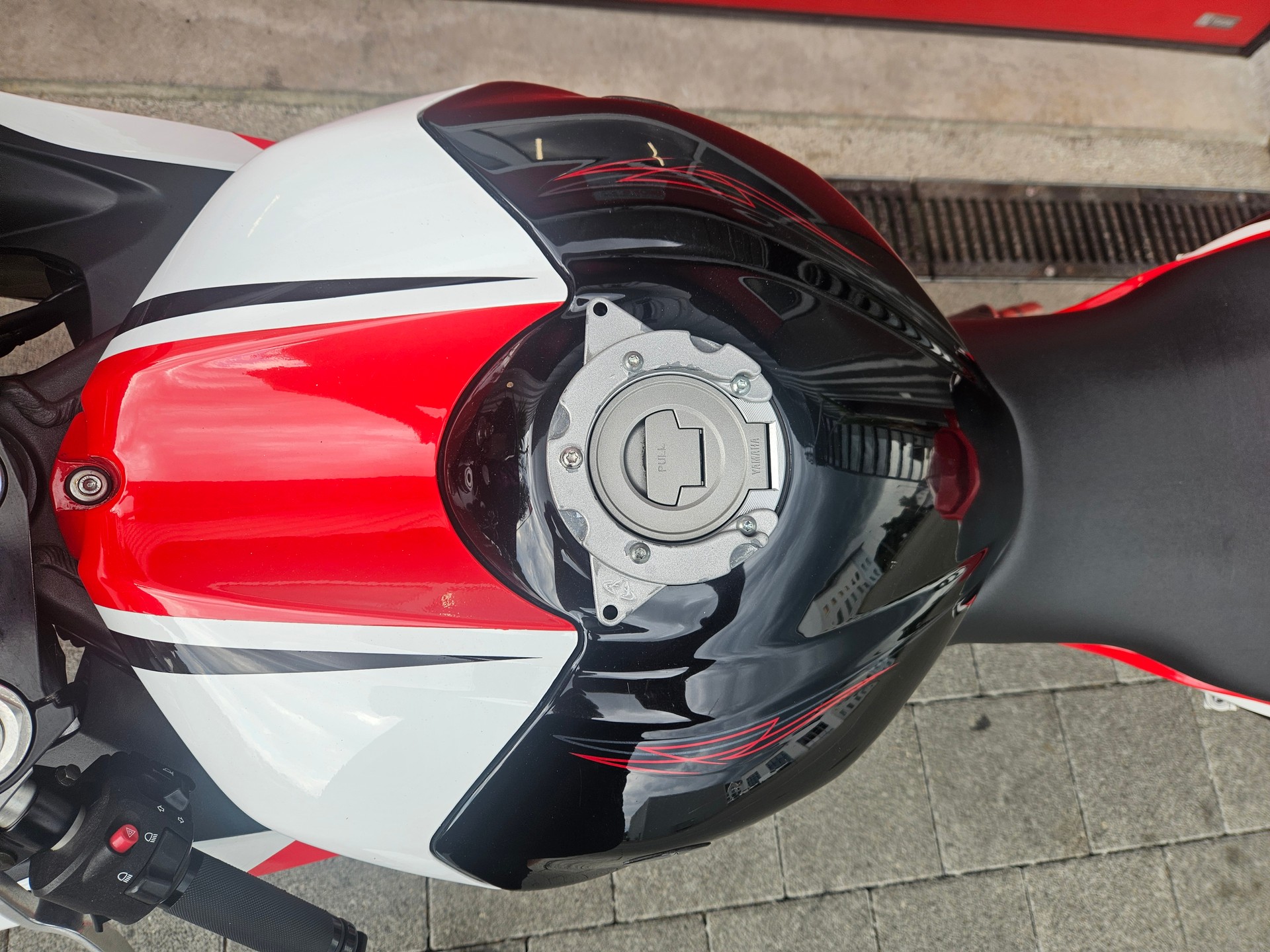 YAMAHA YZF-R6-image-15