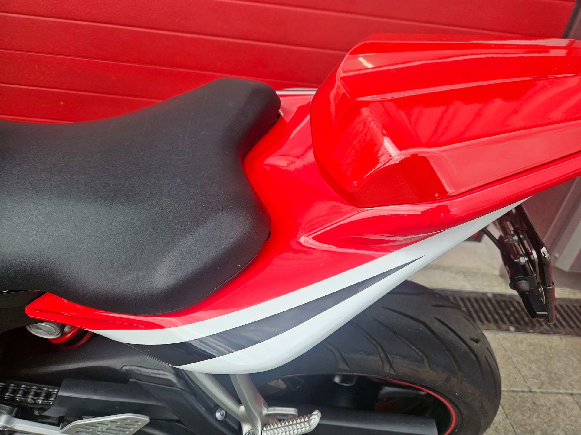 YAMAHA YZF-R6-image-13