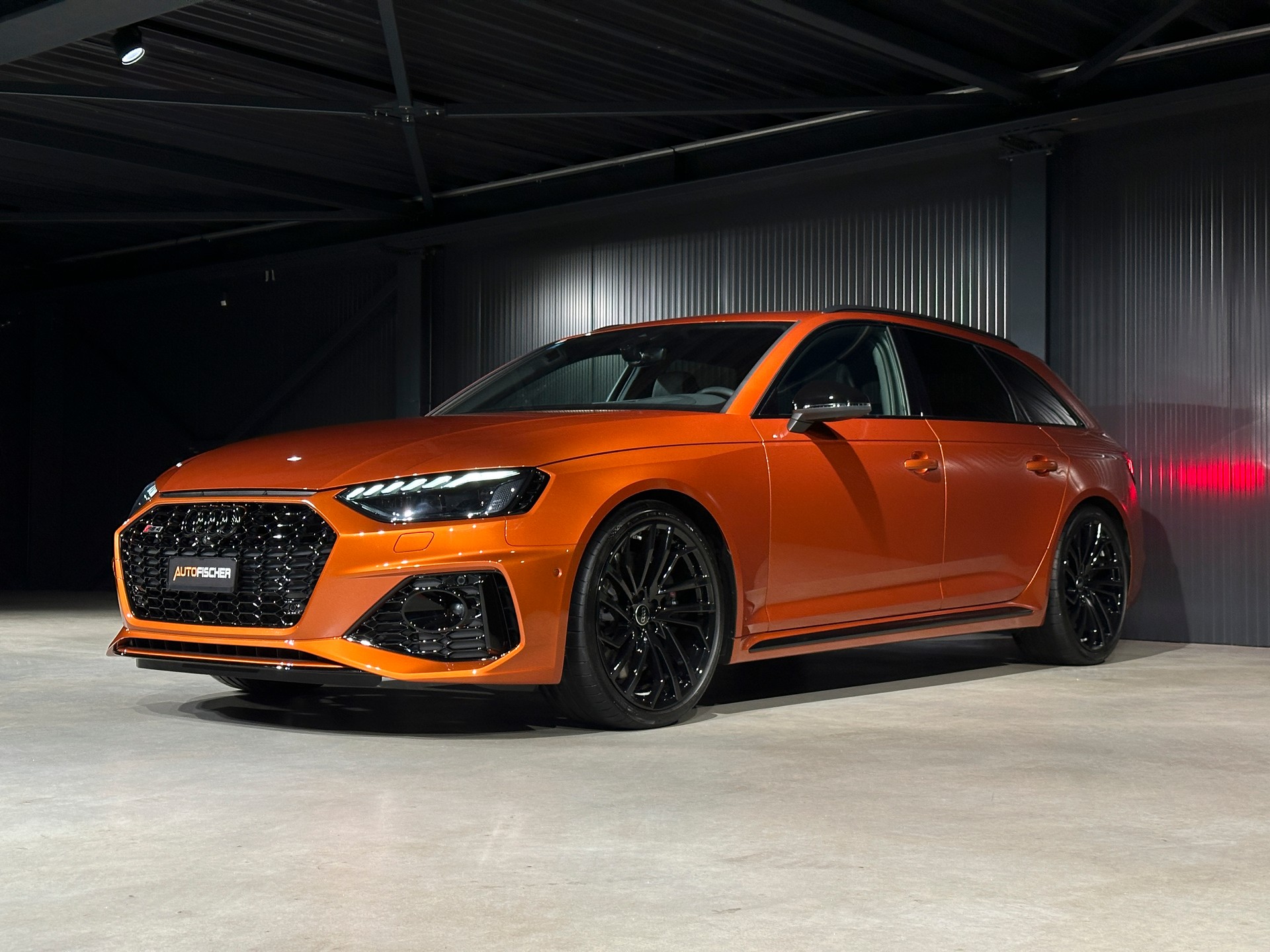 AUDI RS4 Avant quattro tiptronic-image-3