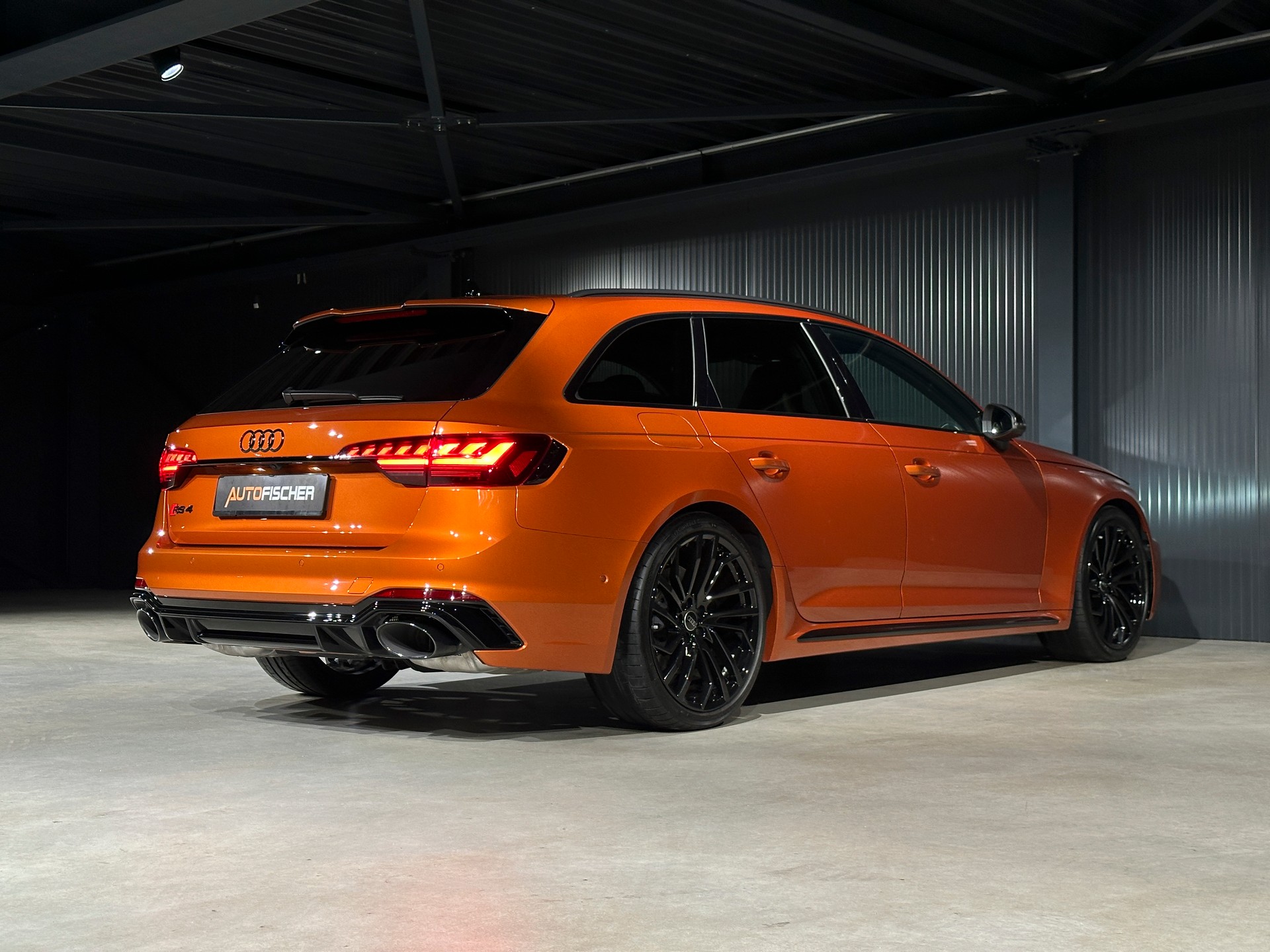 AUDI RS4 Avant quattro tiptronic-image-6