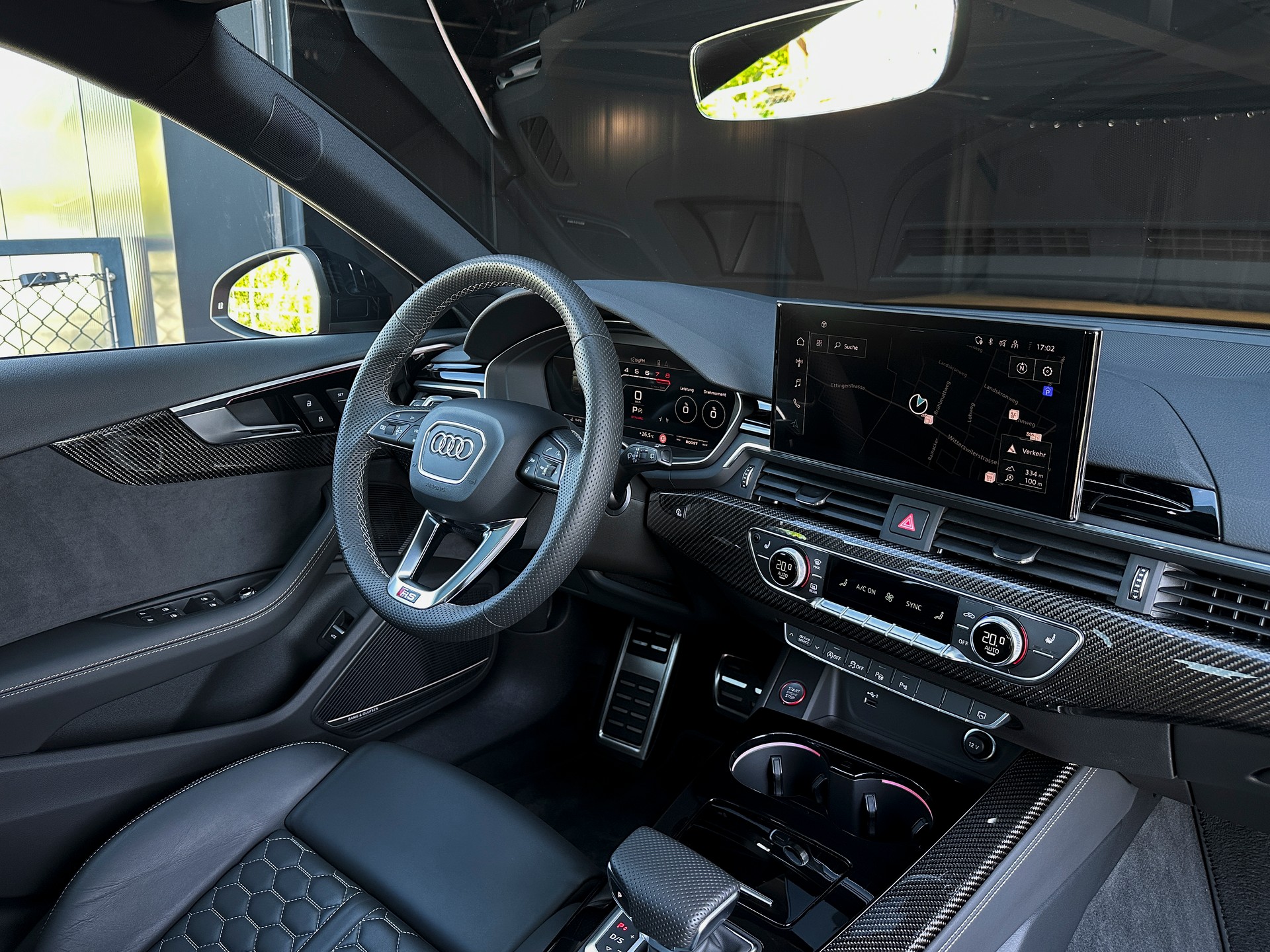 AUDI RS4 Avant quattro tiptronic-image-13