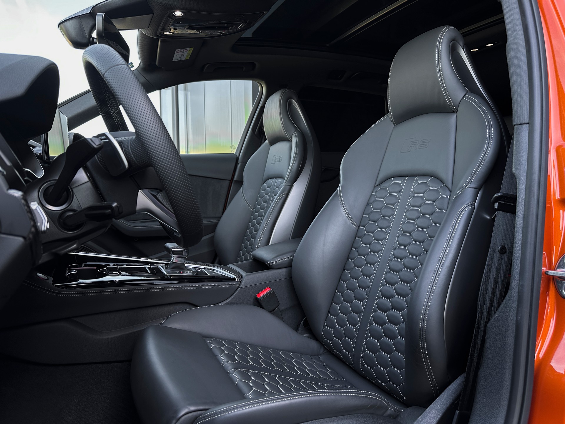 AUDI RS4 Avant quattro tiptronic-image-9