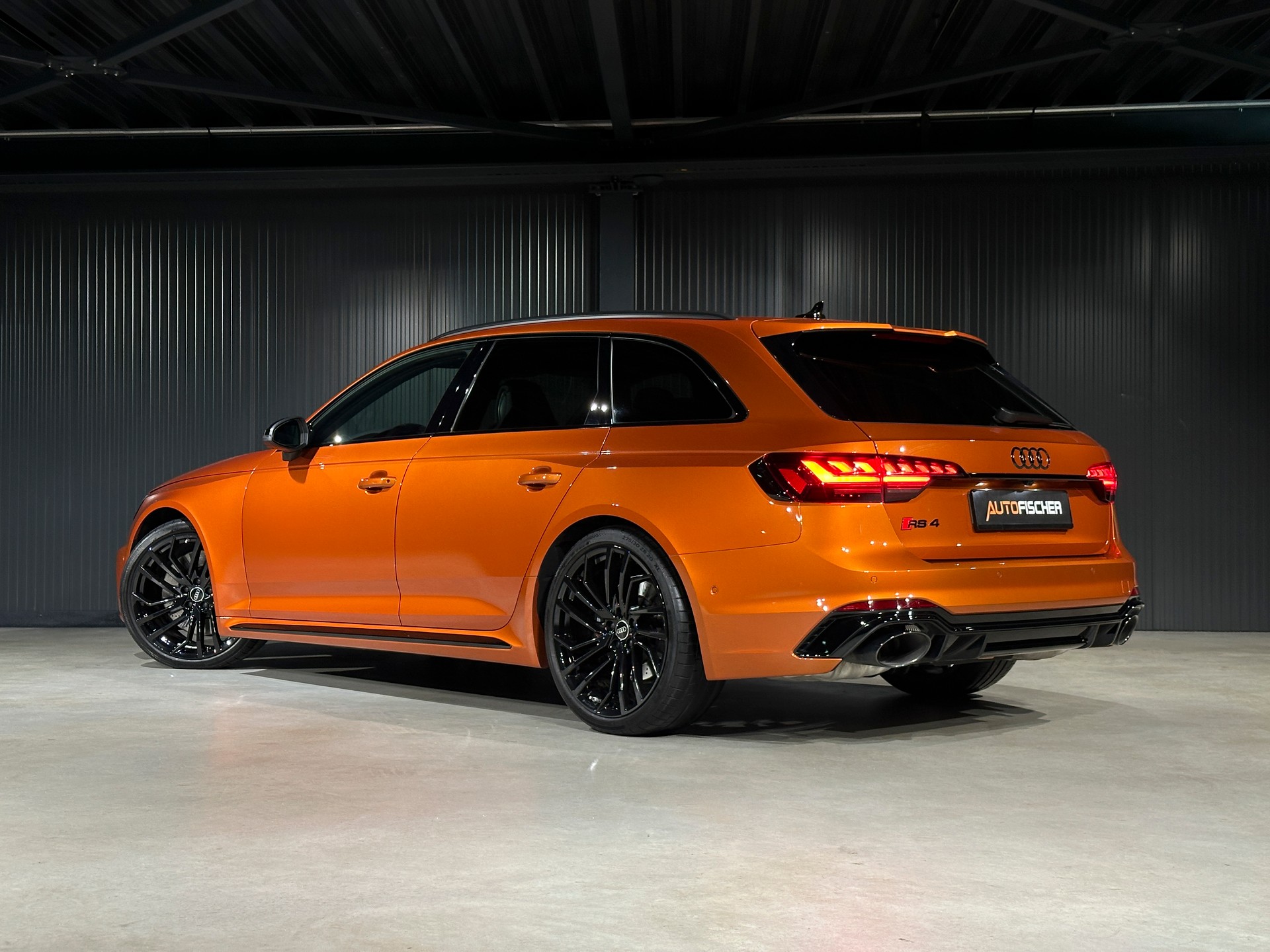AUDI RS4 Avant quattro tiptronic-image-1